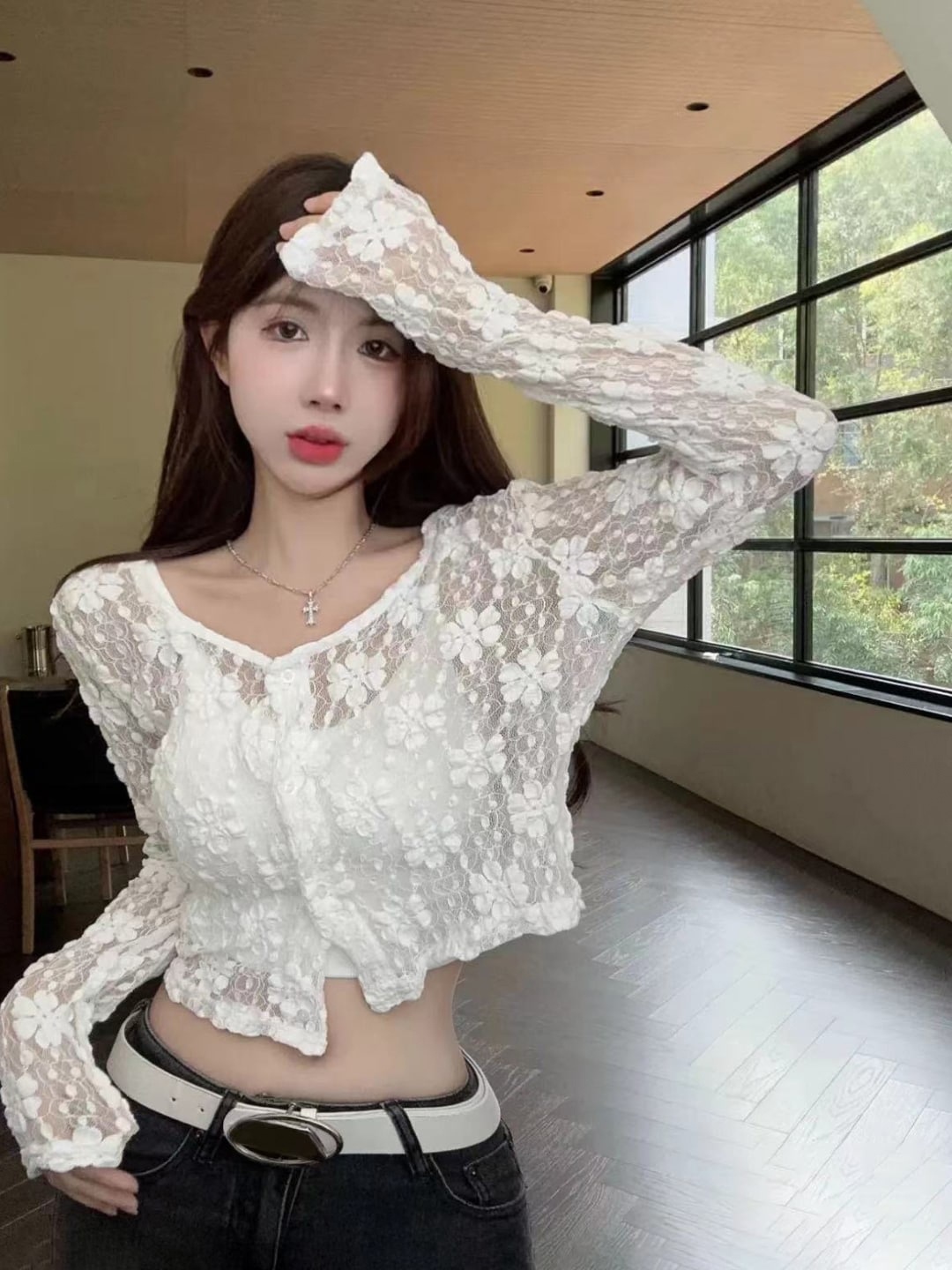 

StyleCast V-Neck Long Sleeves Crop Top, White