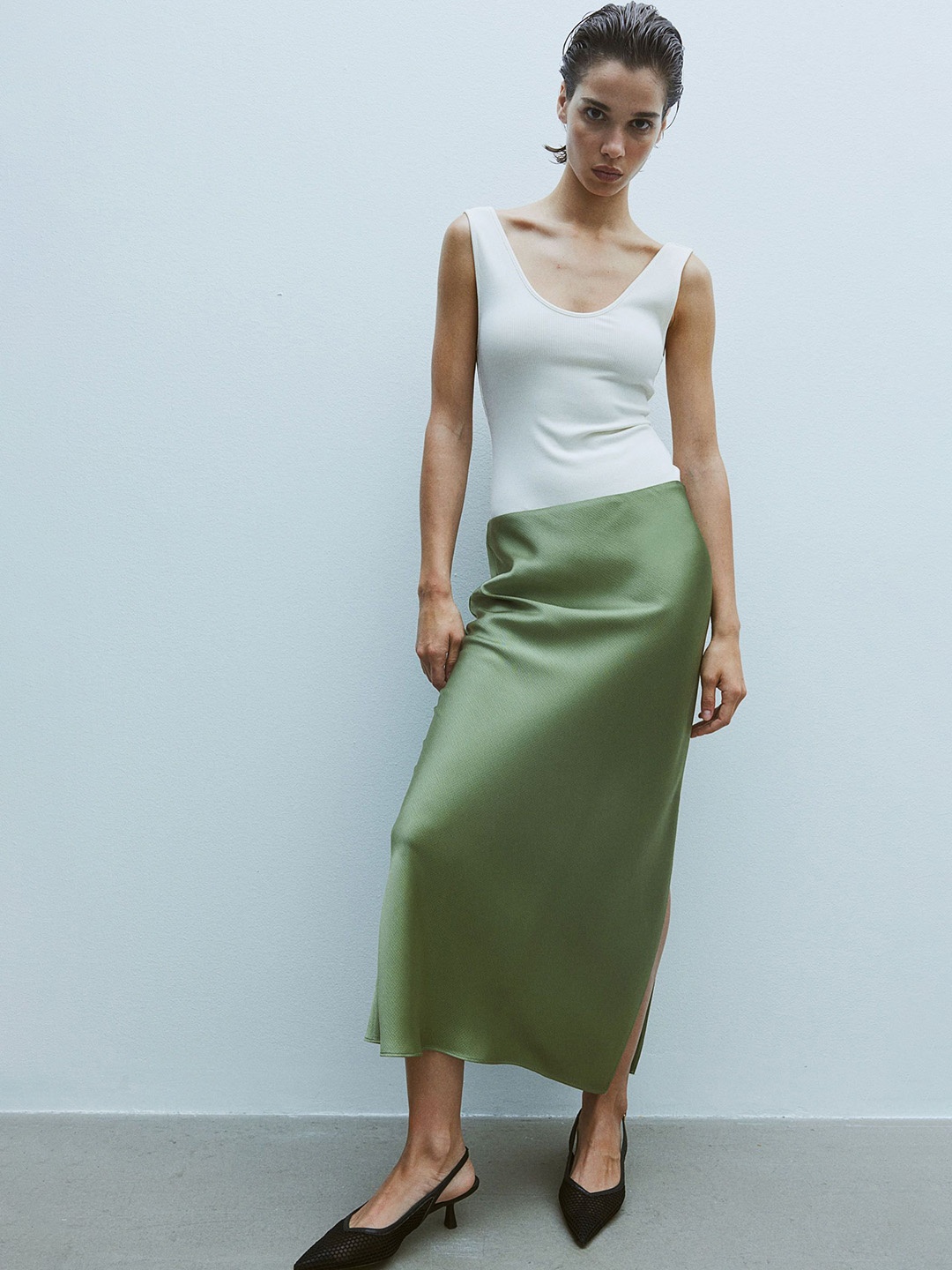 

H&M Crape Satin Skirt, Green