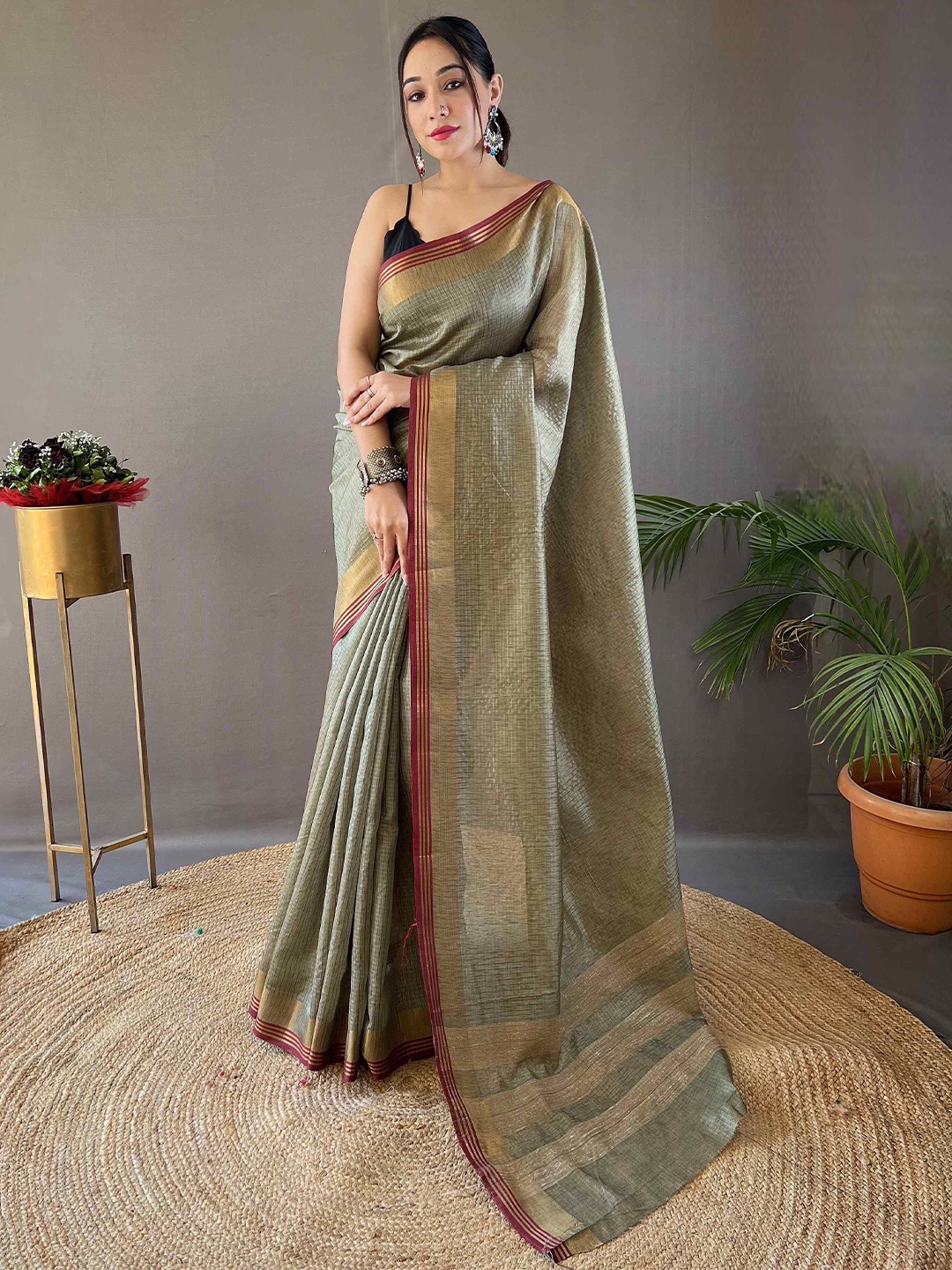 

DEVATITHI Woven Design Zari Silk Blend Banarasi Saree, Lime green