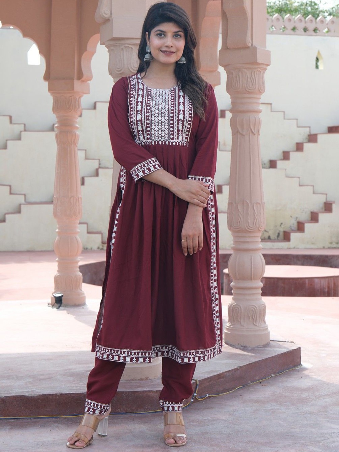 

HEBA Floral Yoke Design Regular Thread Work Empire Straight Kurta With Trouser, Maroon