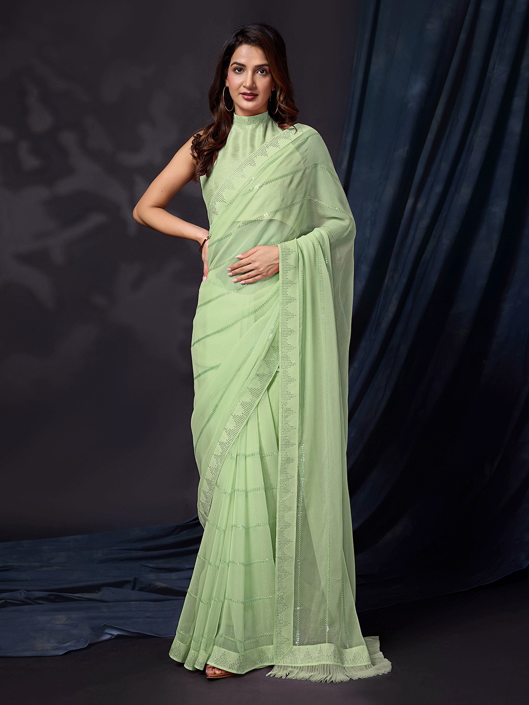 

Trendmalls Embellished Sequinned Saree, Green