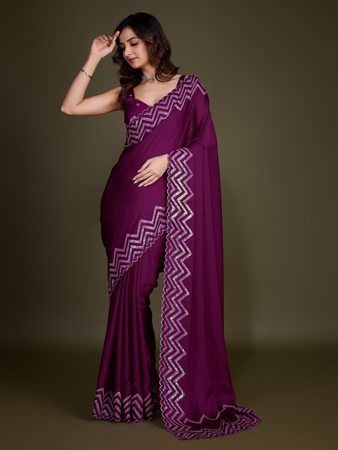 

Trendmalls Sequinned Silk Blend Saree, Purple