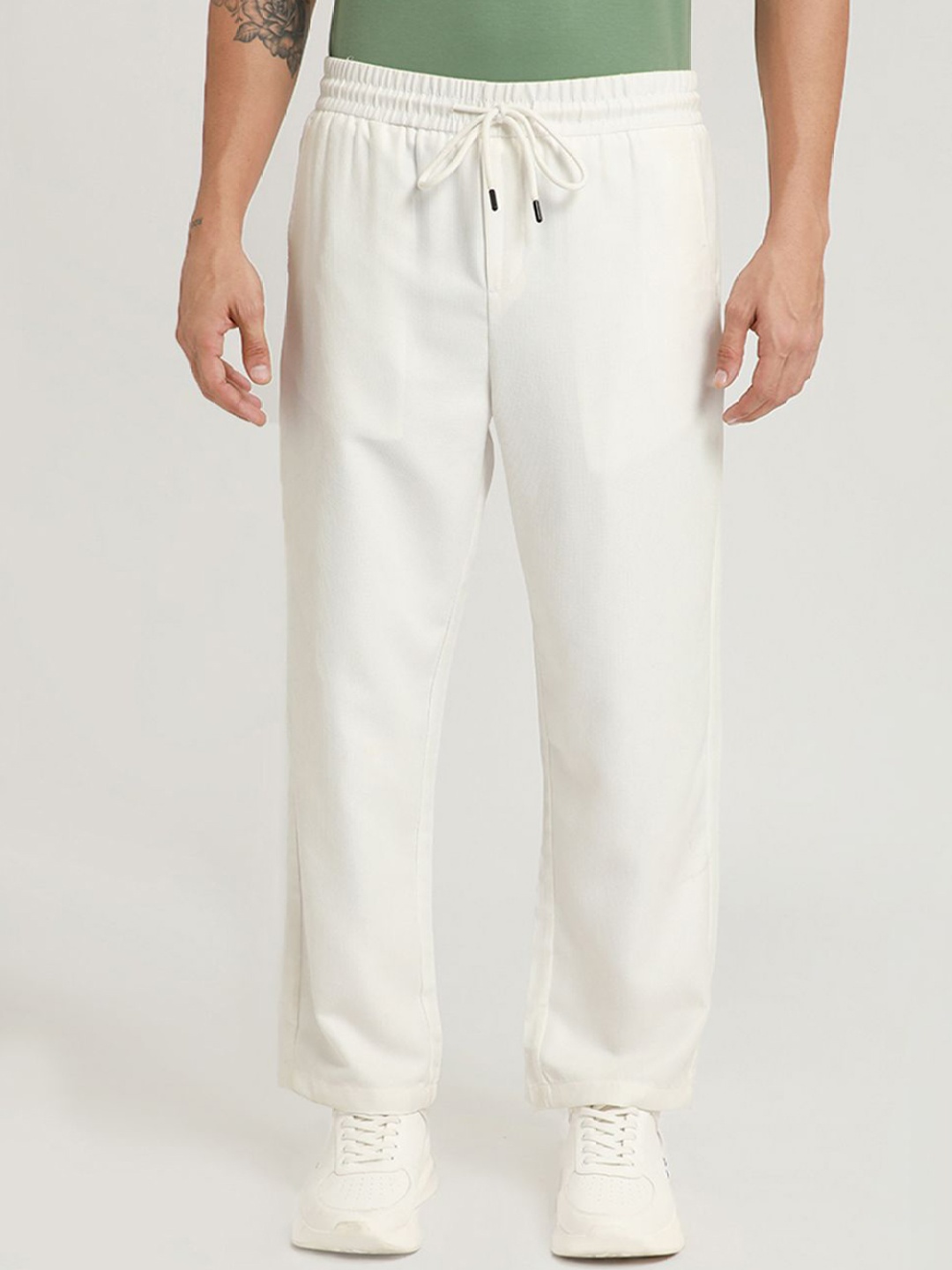 

Banana Club Men Relaxed Mid-Rise Corduroy Weave Trousers, White