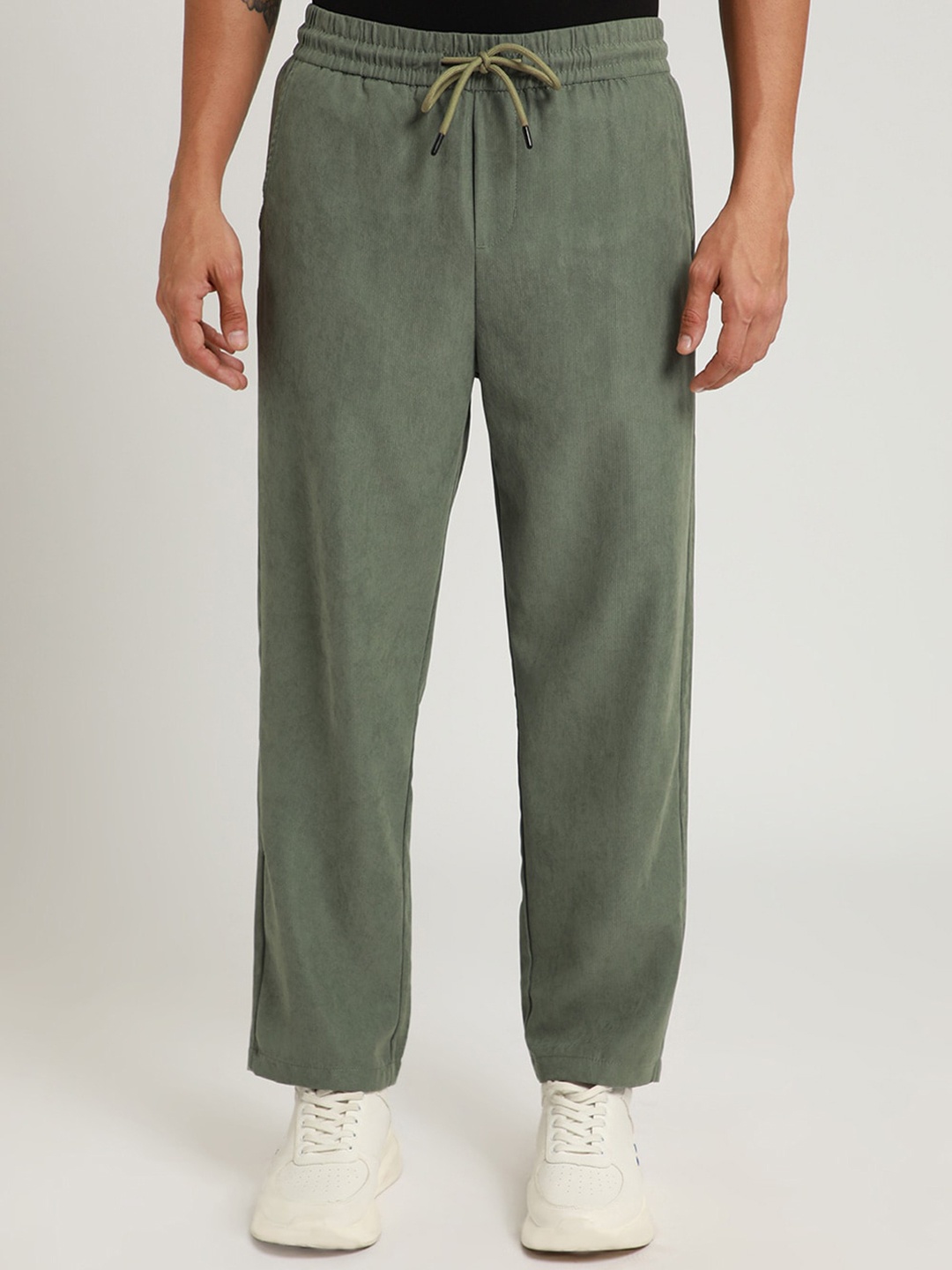 

Banana Club Men Relaxed Corduroy Trouser, Green