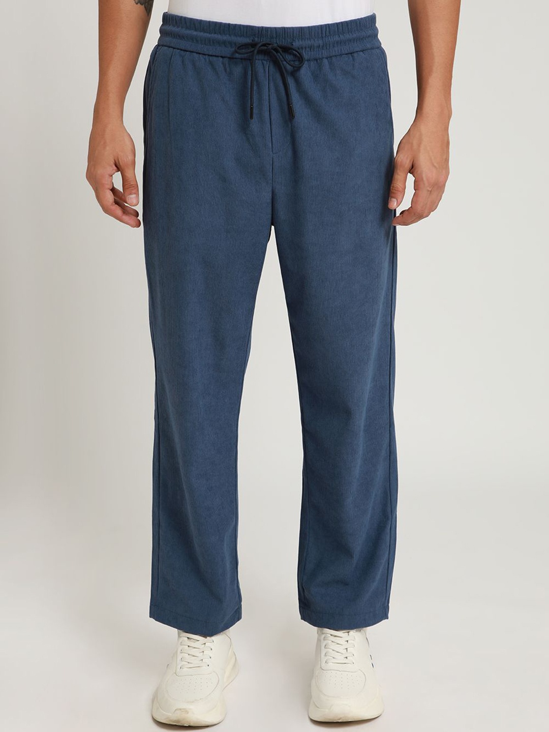 

Banana Club Men Relaxed Mid-Rise Corduroy Weave Trousers, Blue