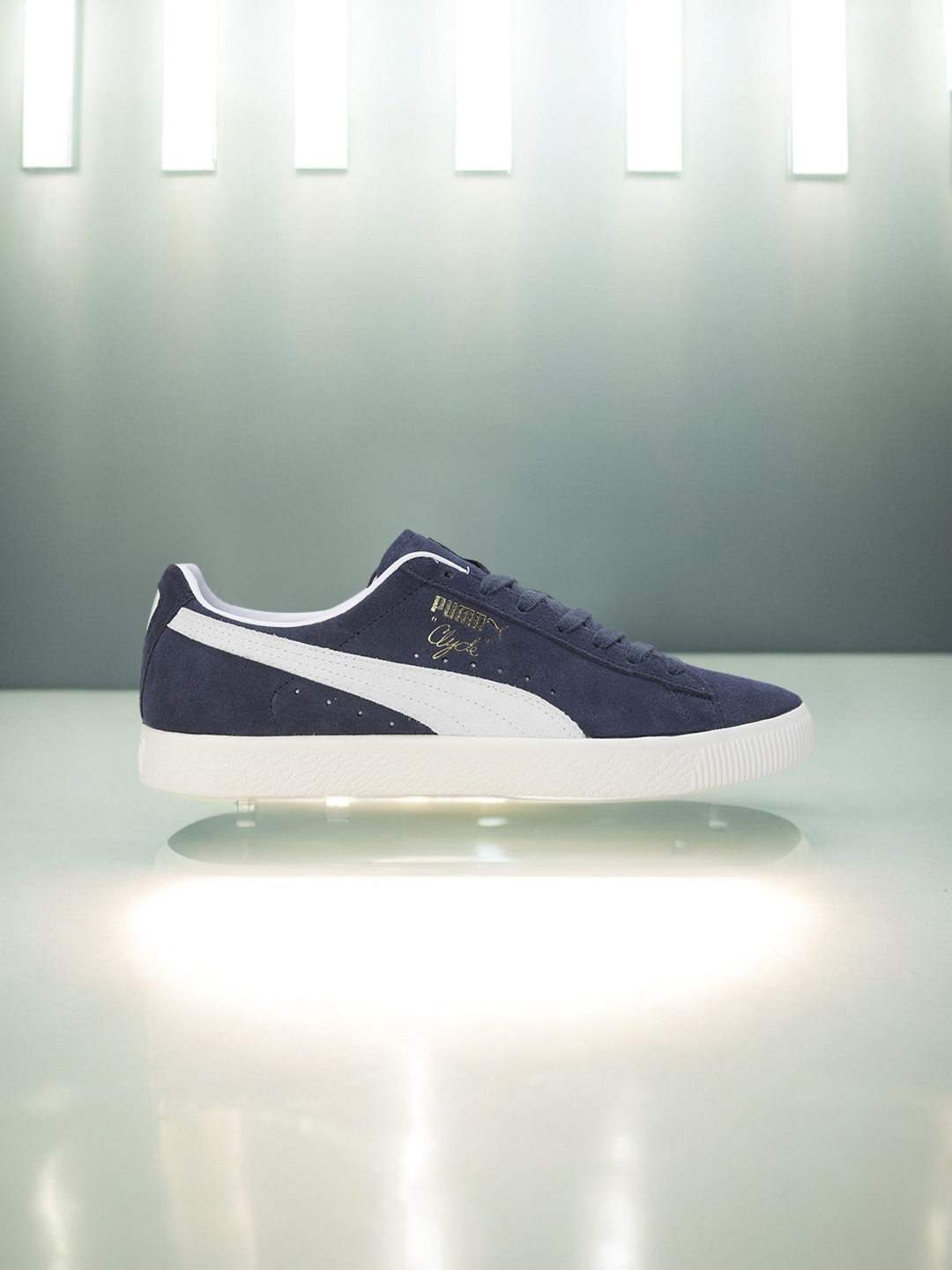 

Puma Unisex Clyde OG Sneakers, Blue