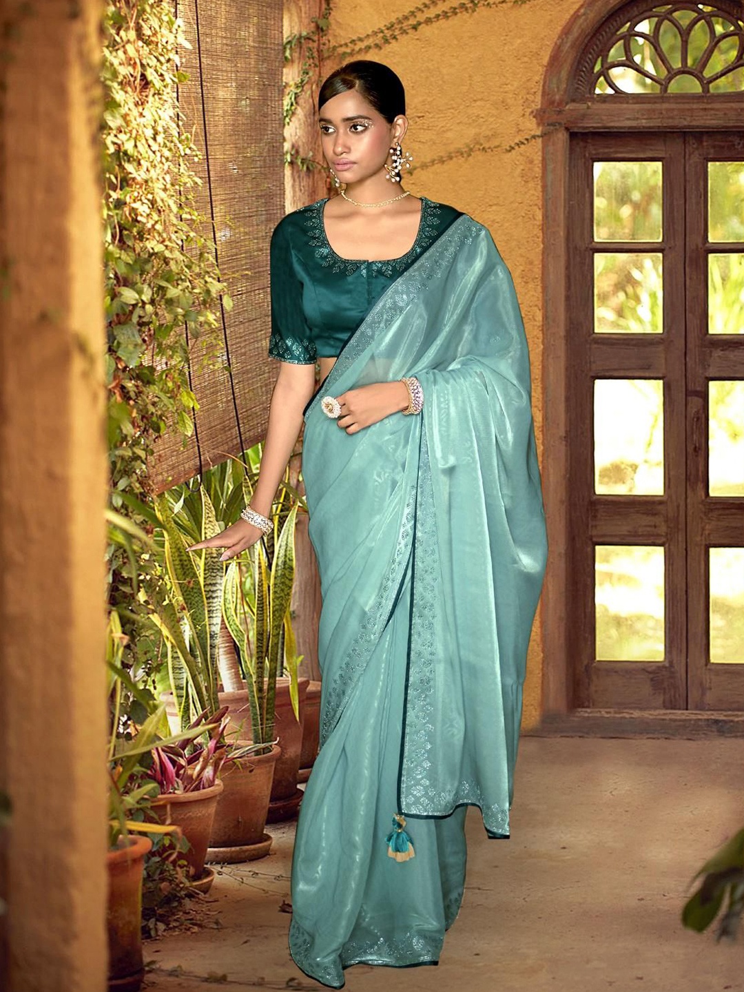 

Trendmalls Beads and Stones Organza Heavy Work Saree, Turquoise blue