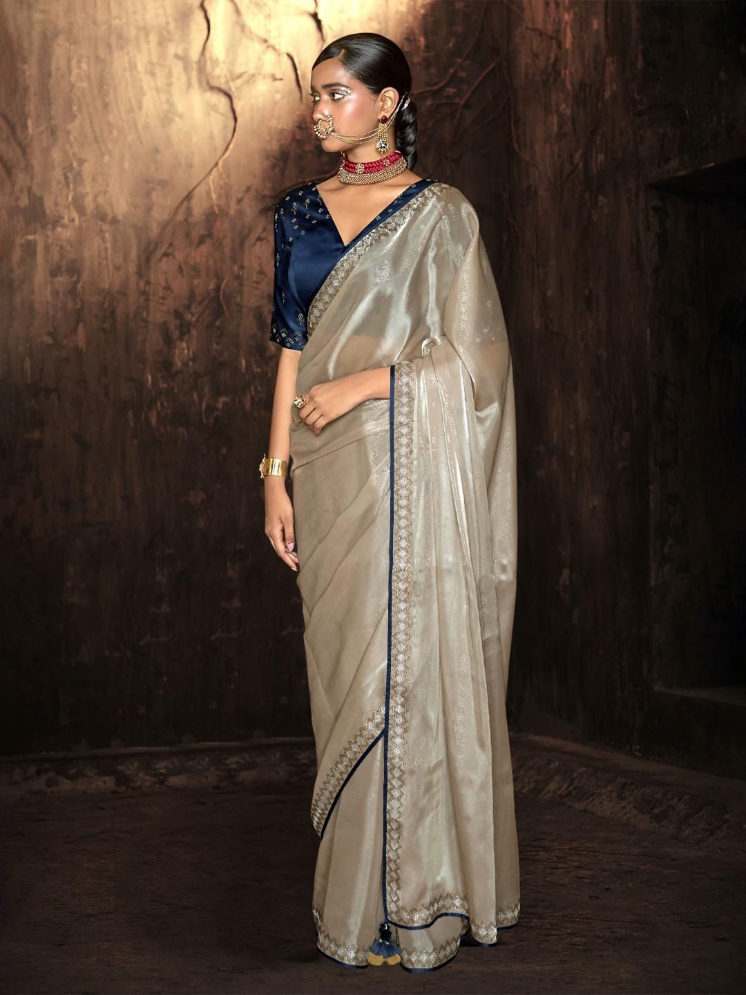 

Trendmalls Beads and Stones Organza Saree, Cream