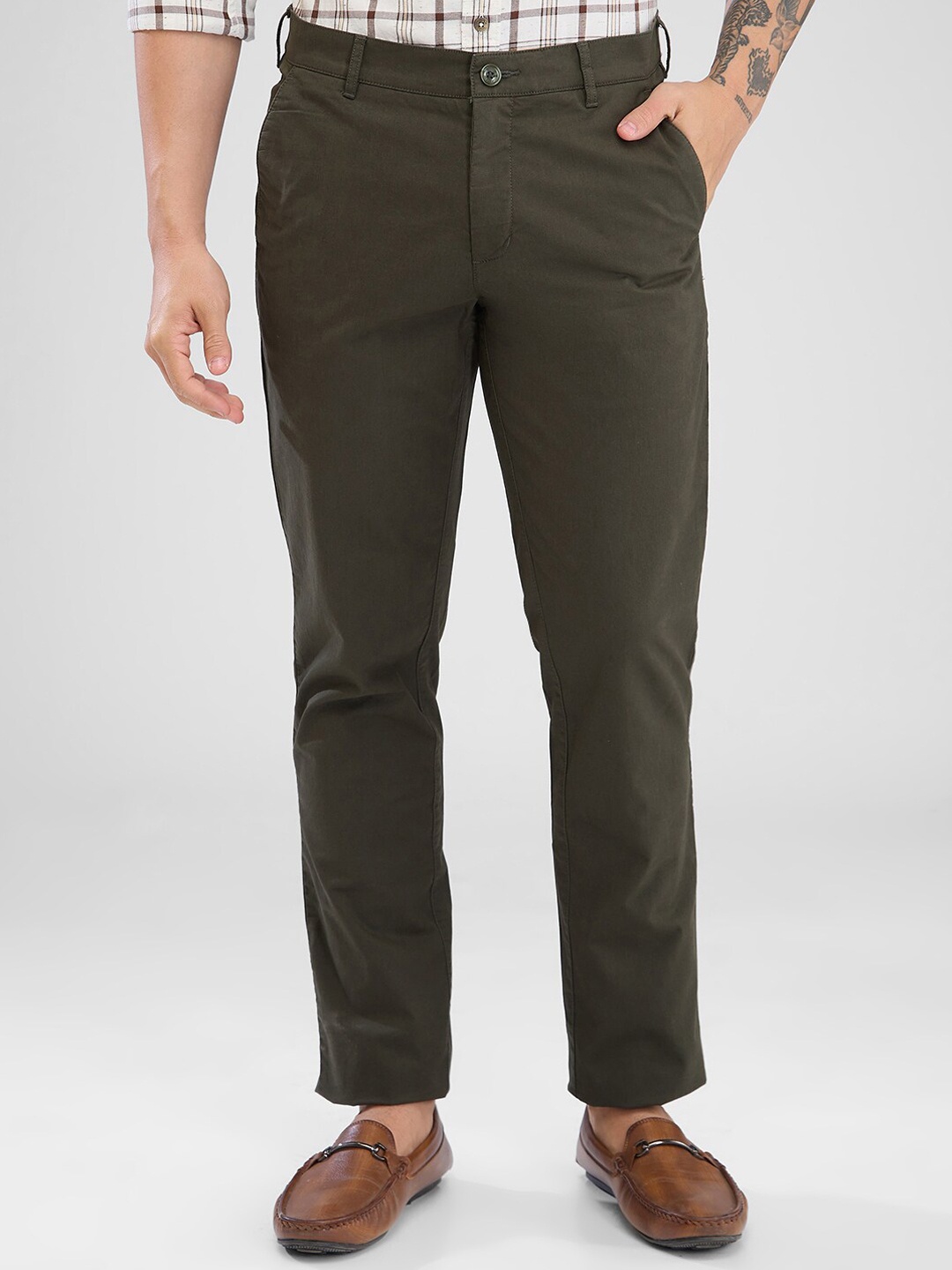

ColorPlus Men Slim Fit Mid-Rise Trousers, Green