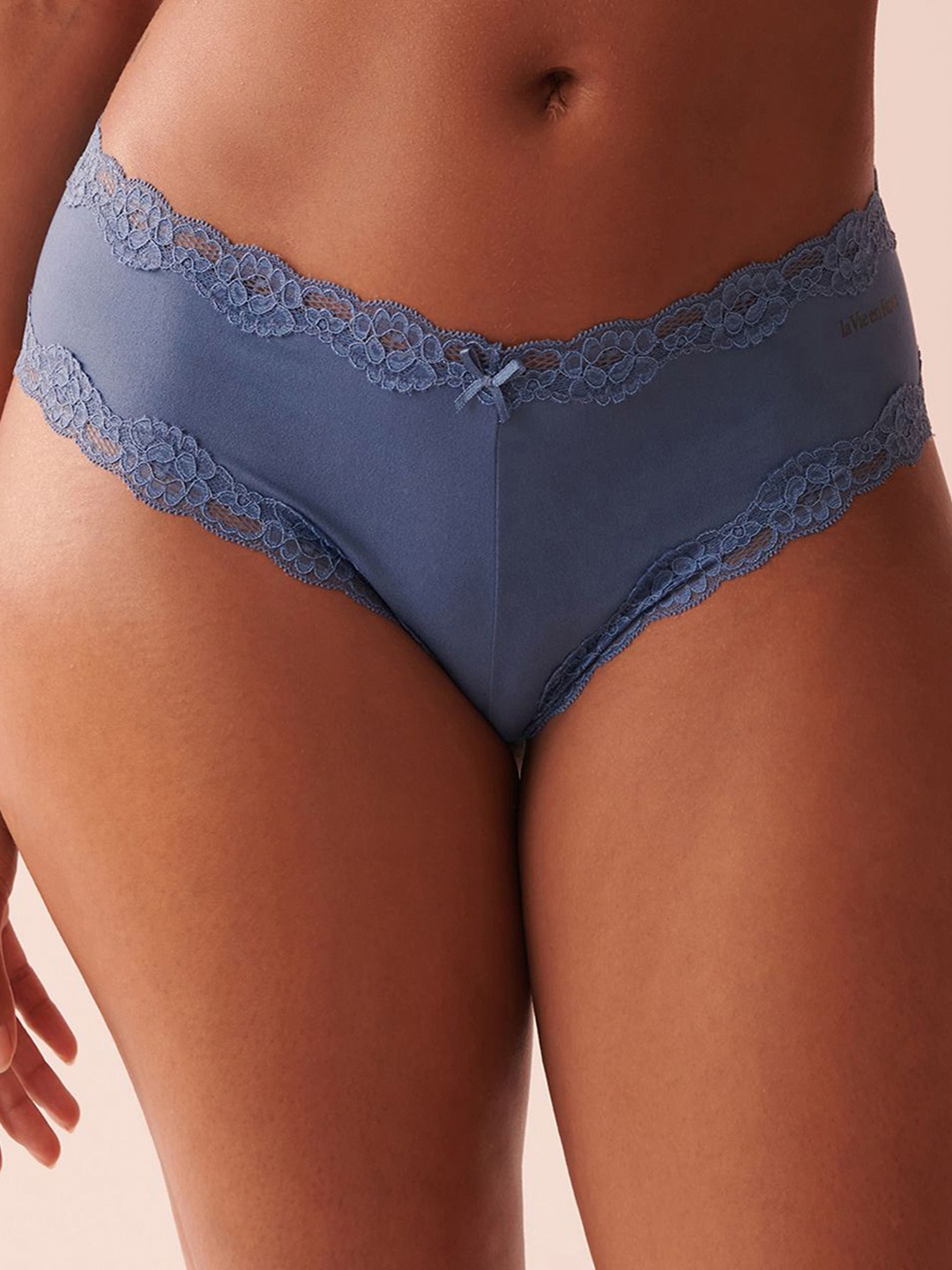 

La Vie en Rose Super Soft Lace Detailed Cheeky Briefs 20100353_40074, Blue