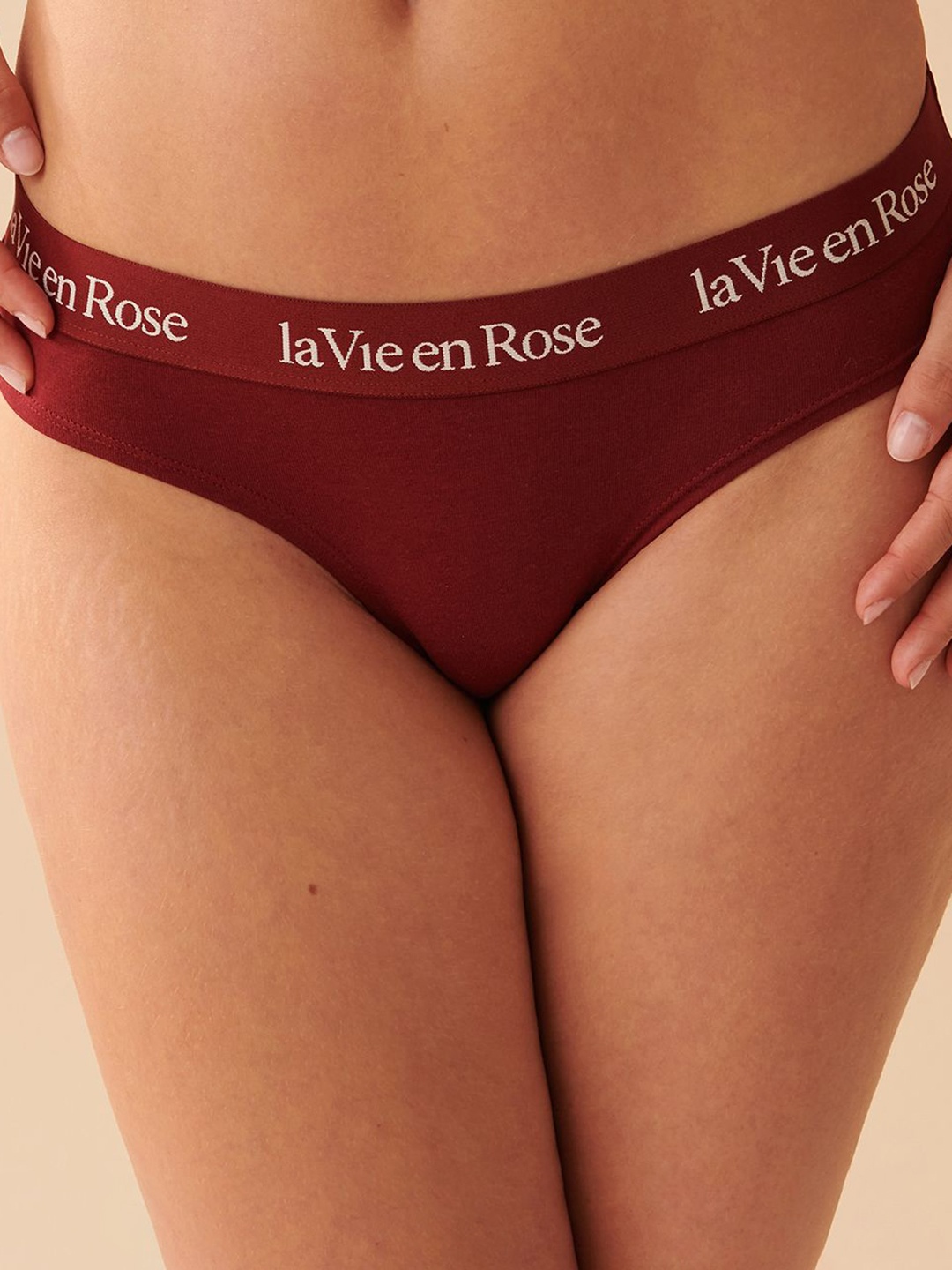 

La Vie en Rose Mid-Rise Logo Elastic Band Bikini Briefs, Red