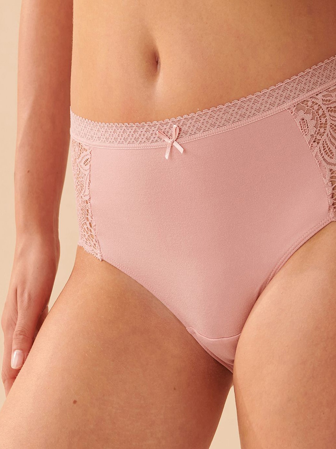 

La Vie en Rose Super Soft Lace Detailed Bikini Briefs 20100355_60160, Pink