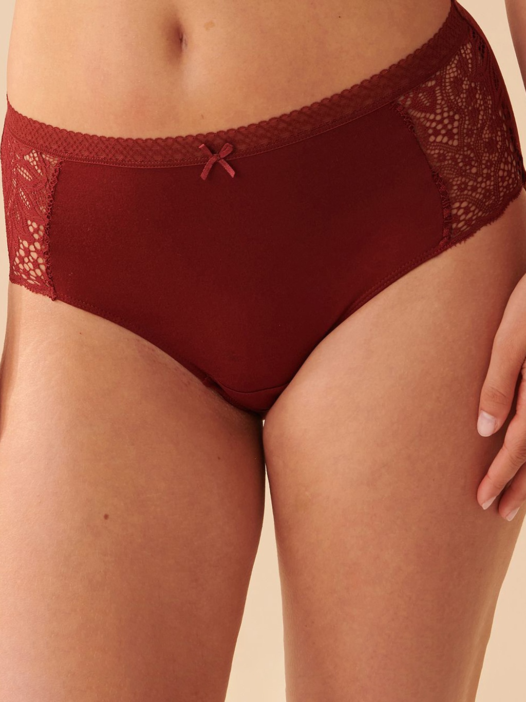 

La Vie en Rose Super Soft Lace Detailed High Waist Bikini Briefs 20100355_60162, Red