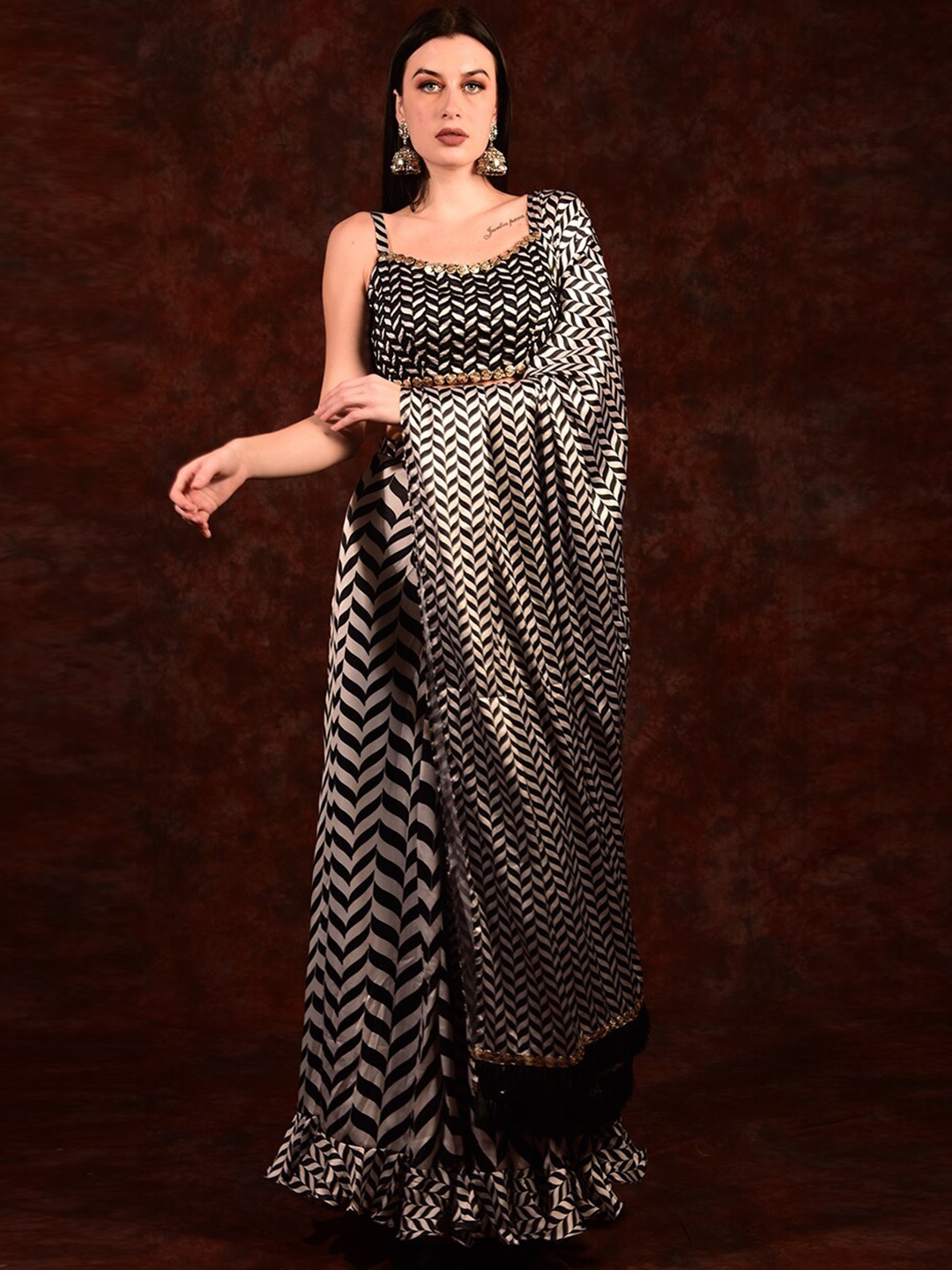 

Laalzari Embroidered Ready to Wear Lehenga With Crop Top & Dupatta, White