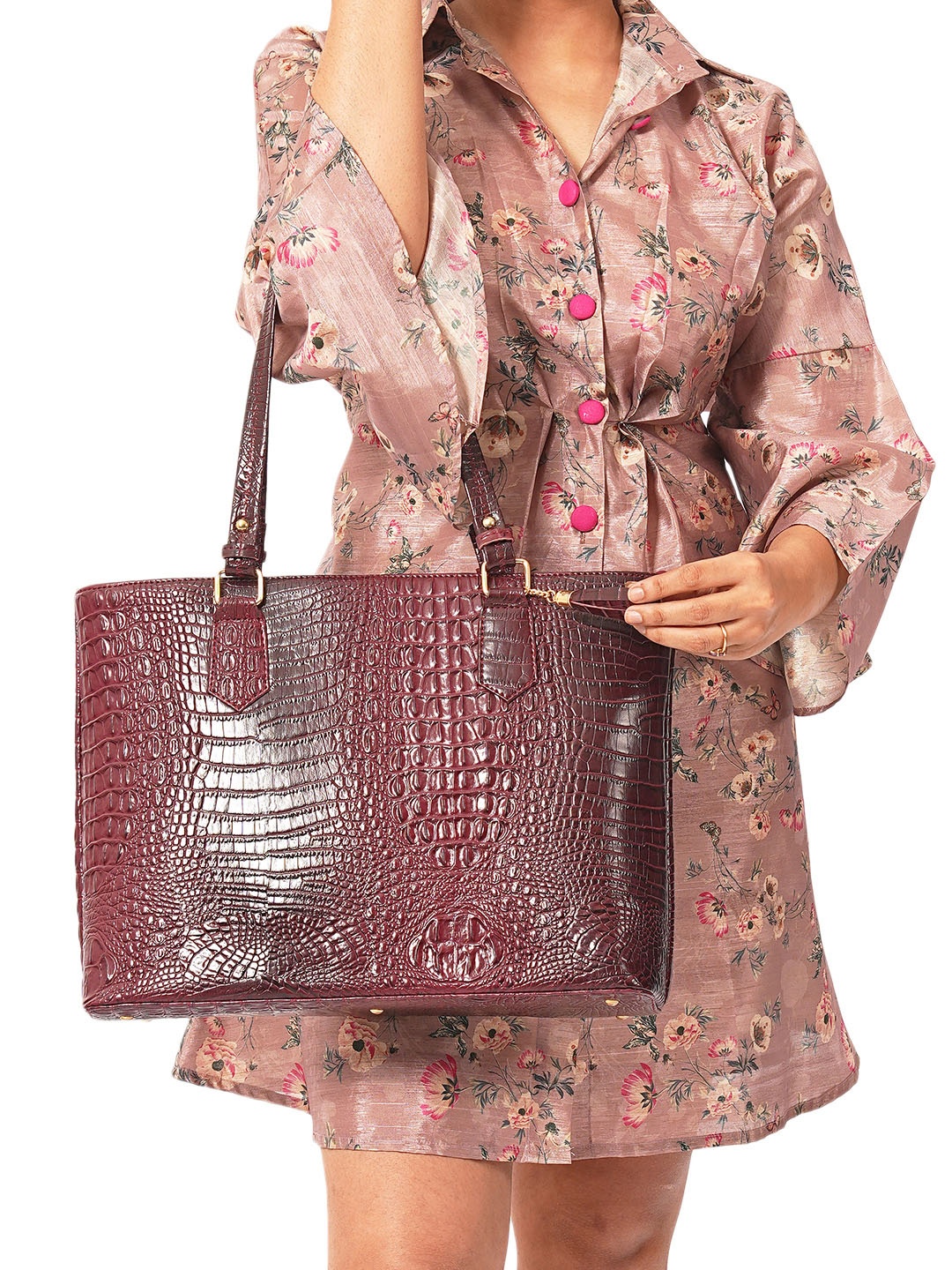 

MINI WESST Textured Structured Shoulder Bag Up to 16 inch, Maroon