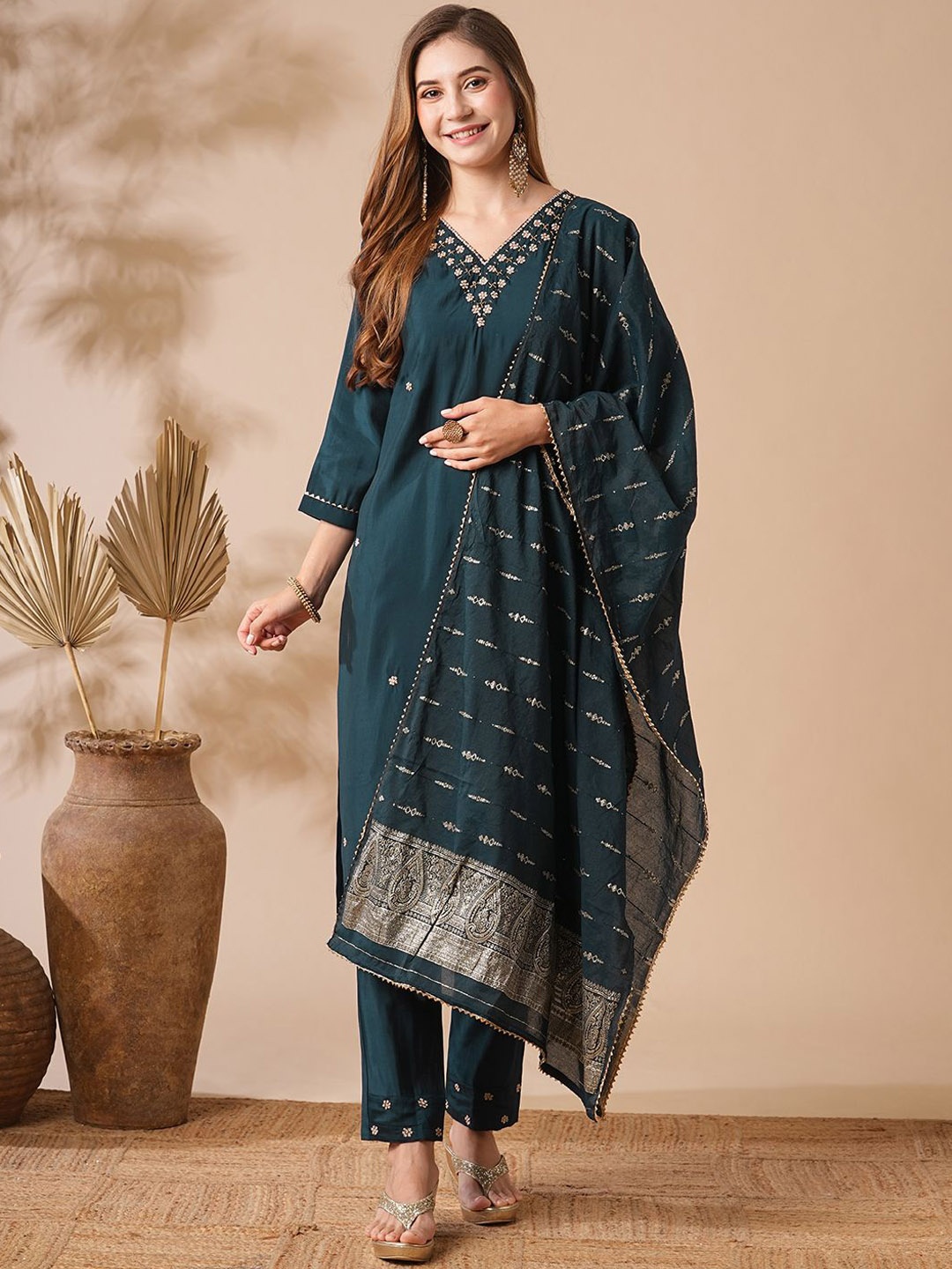 

FASHOR Floral Embroidered Regular Aari Work Kurta with Trousers & Dupatta, Teal