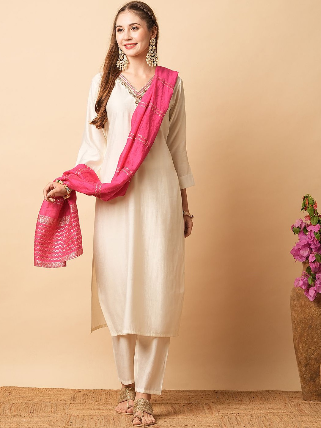 

FASHOR Ethnic Motifs Yoke Design Regular Zardozi Kurta with Trousers & Dupatta, Off white