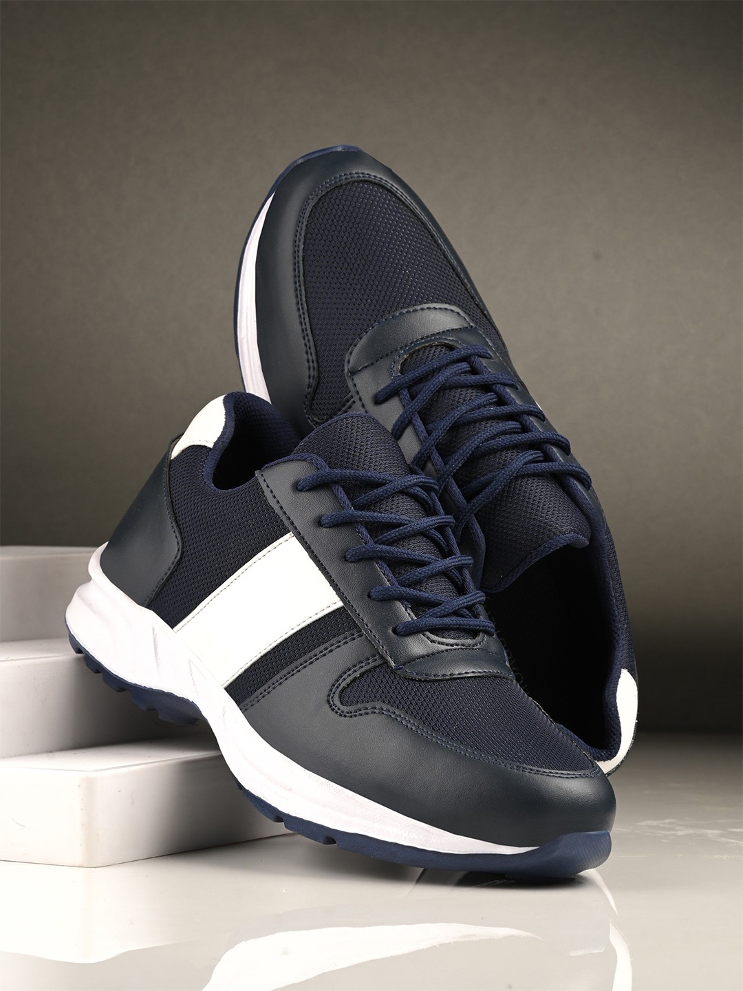 The Roadster Lifestyle Co. Men Navy Blue Anti Skid Running Sports Shoes