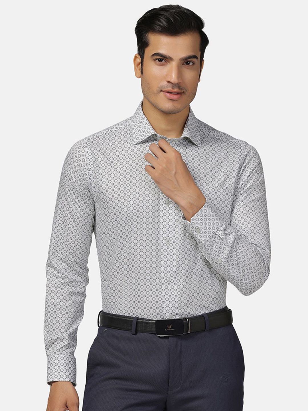 

Blackberrys Straight Slim Fit Floral Printed Cotton Formal Shirt, Green