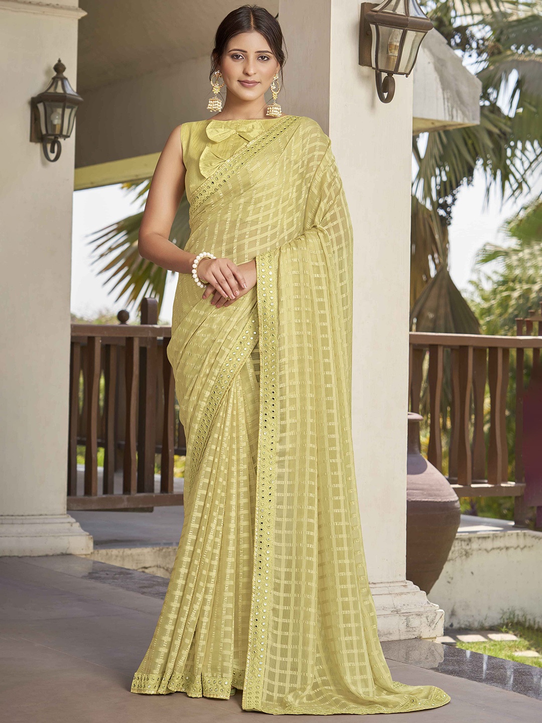 SUTRAM Checked Mirror Work Saree, Beige