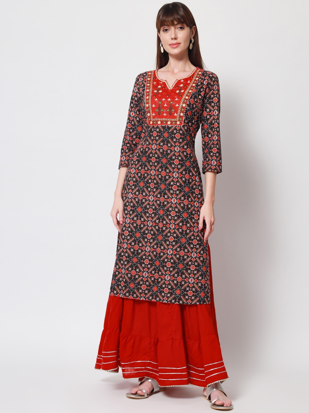 

ftDiva Embroidered Straight Kurta, Black