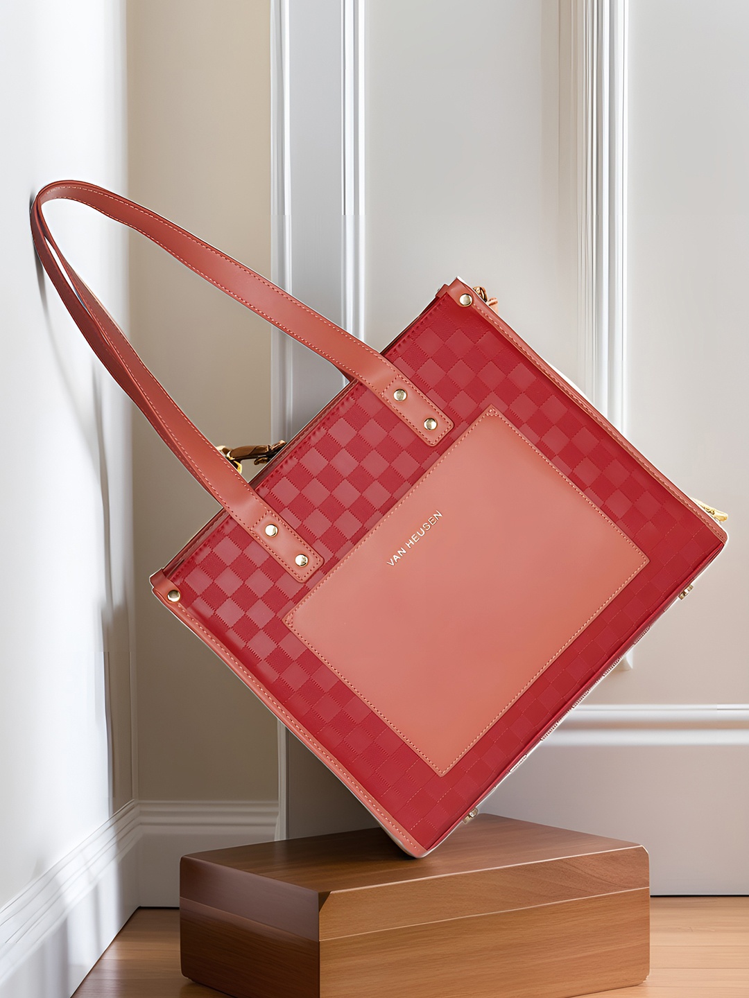 

Van Heusen Colourblocked Shoulder Bag, Red
