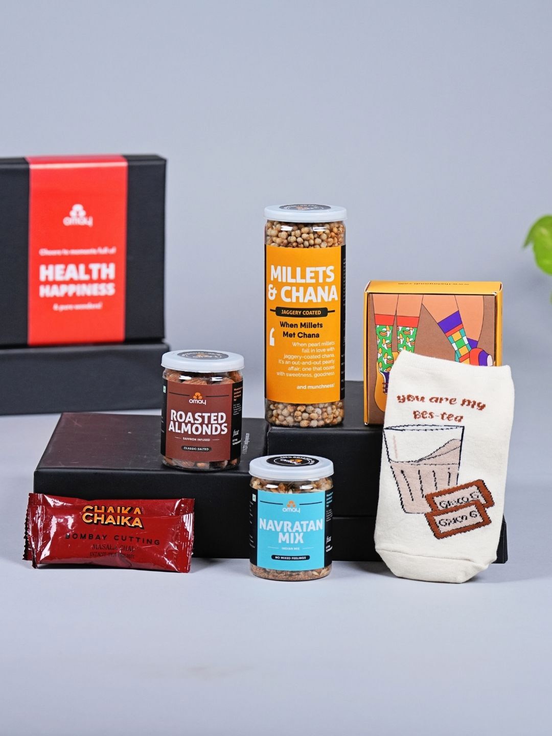 

Omay Foods Set Of 6 Pcs Assorted Tender Treats Father's Day Gift Box, Black