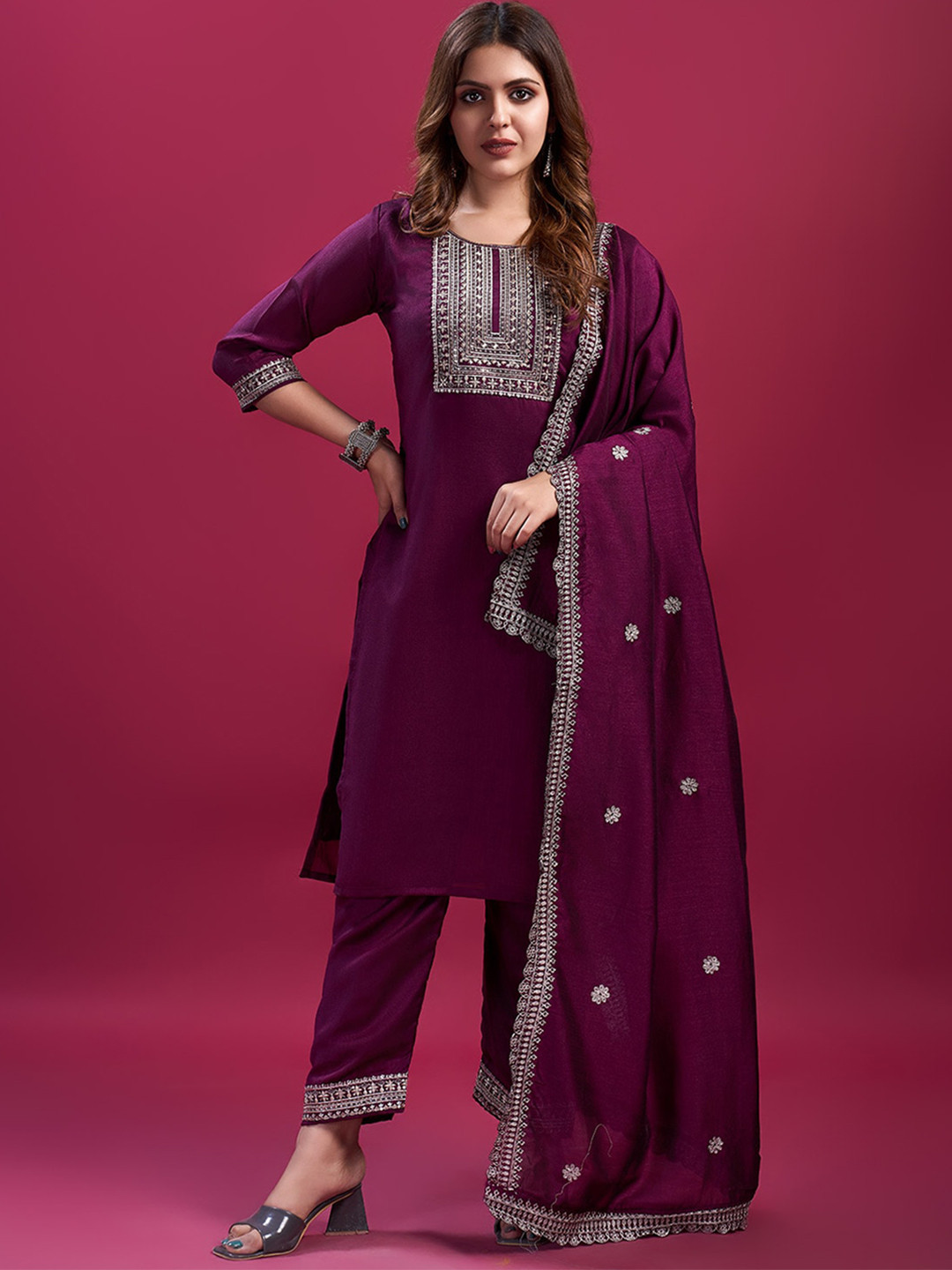 

Fashion FRICKS Geometric Embroidered Zari Straight Kurta With Trousers &Dupatta, Maroon