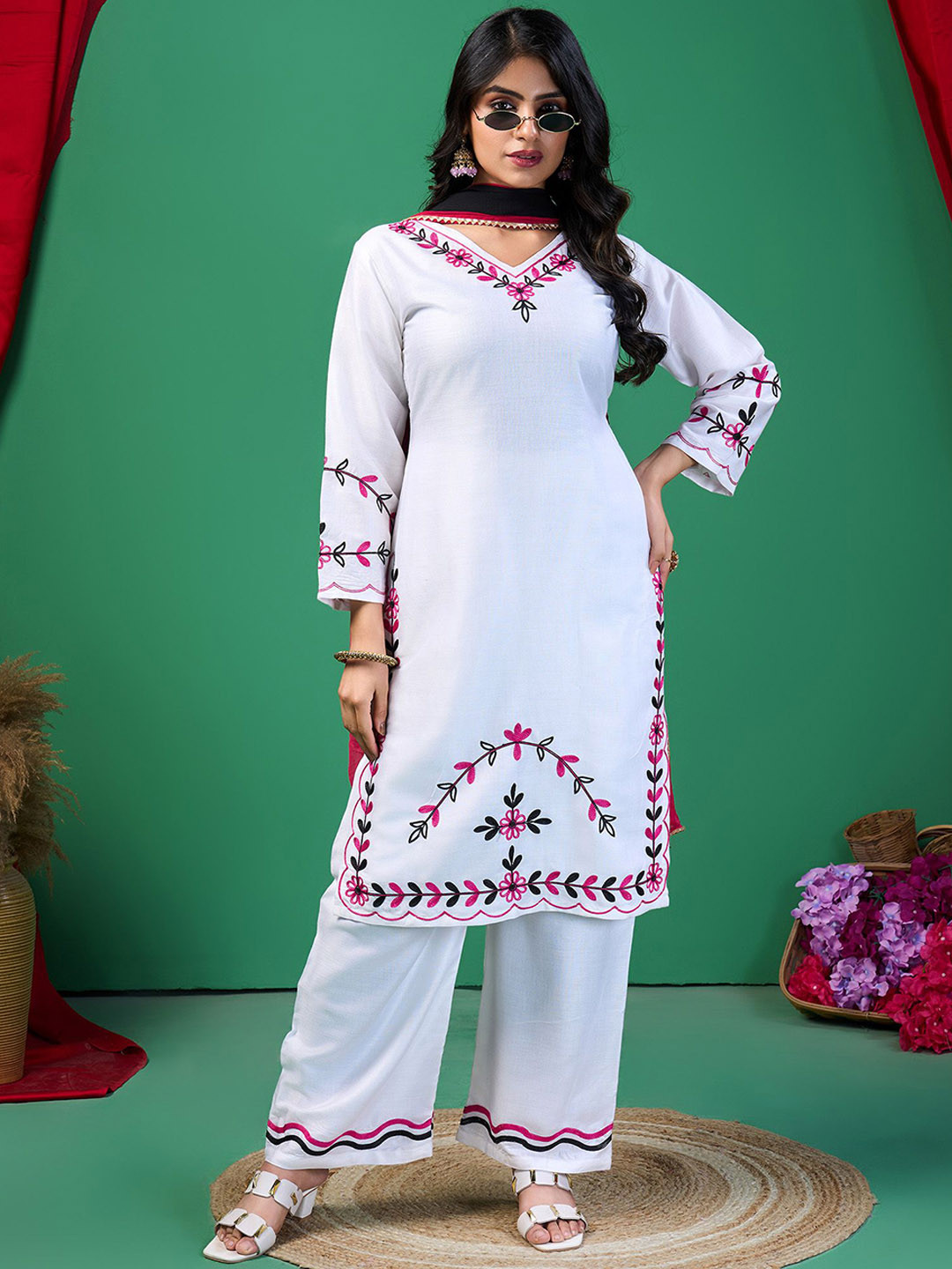 

Fashion FRICKS Floral Embroidered Thread Work Straight Kurta With Trousers & Dupatta, White