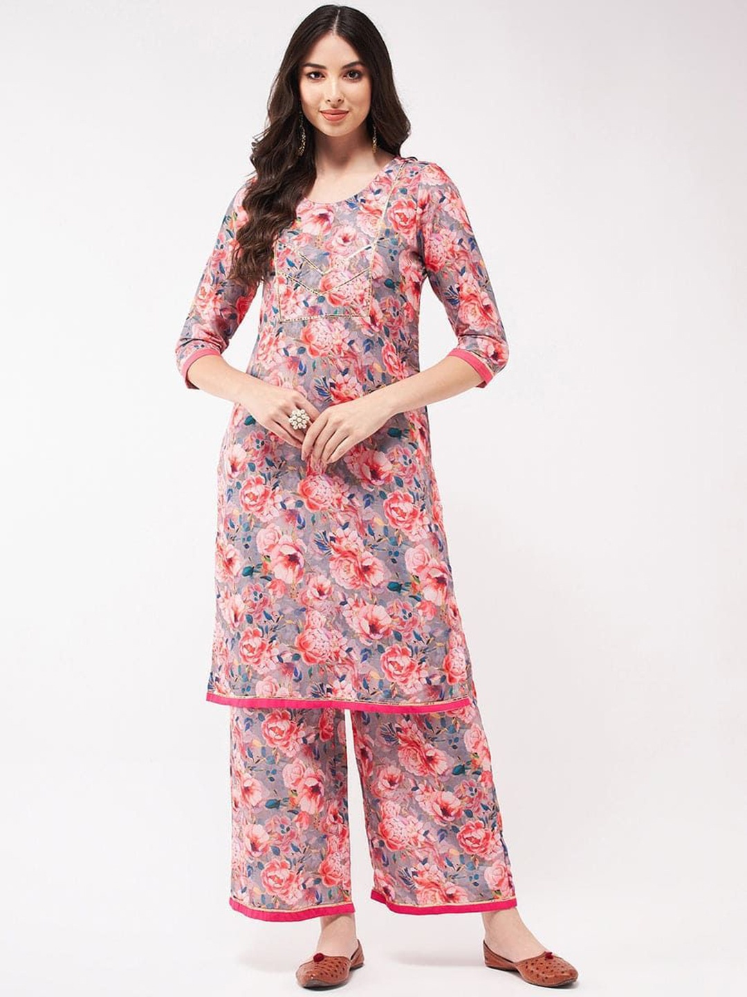 

Pannkh Floral Printed Gotta Patti Straight Kurta With Palazzos, Pink