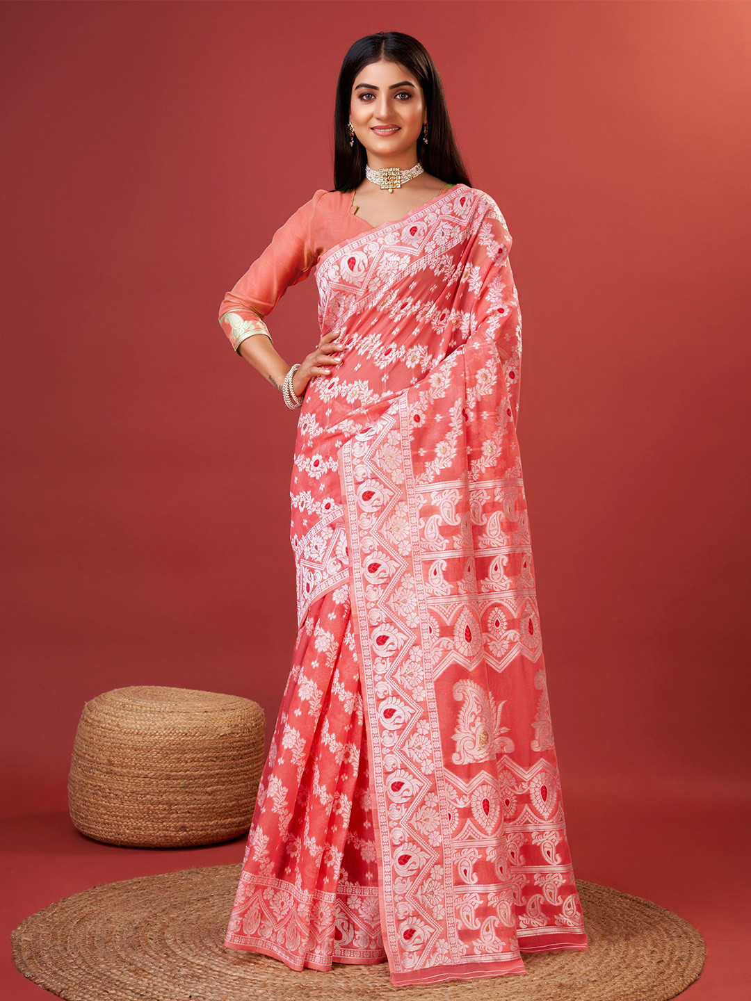 

Mitera Floral Zari Pure Cotton Banarasi Saree, Pink