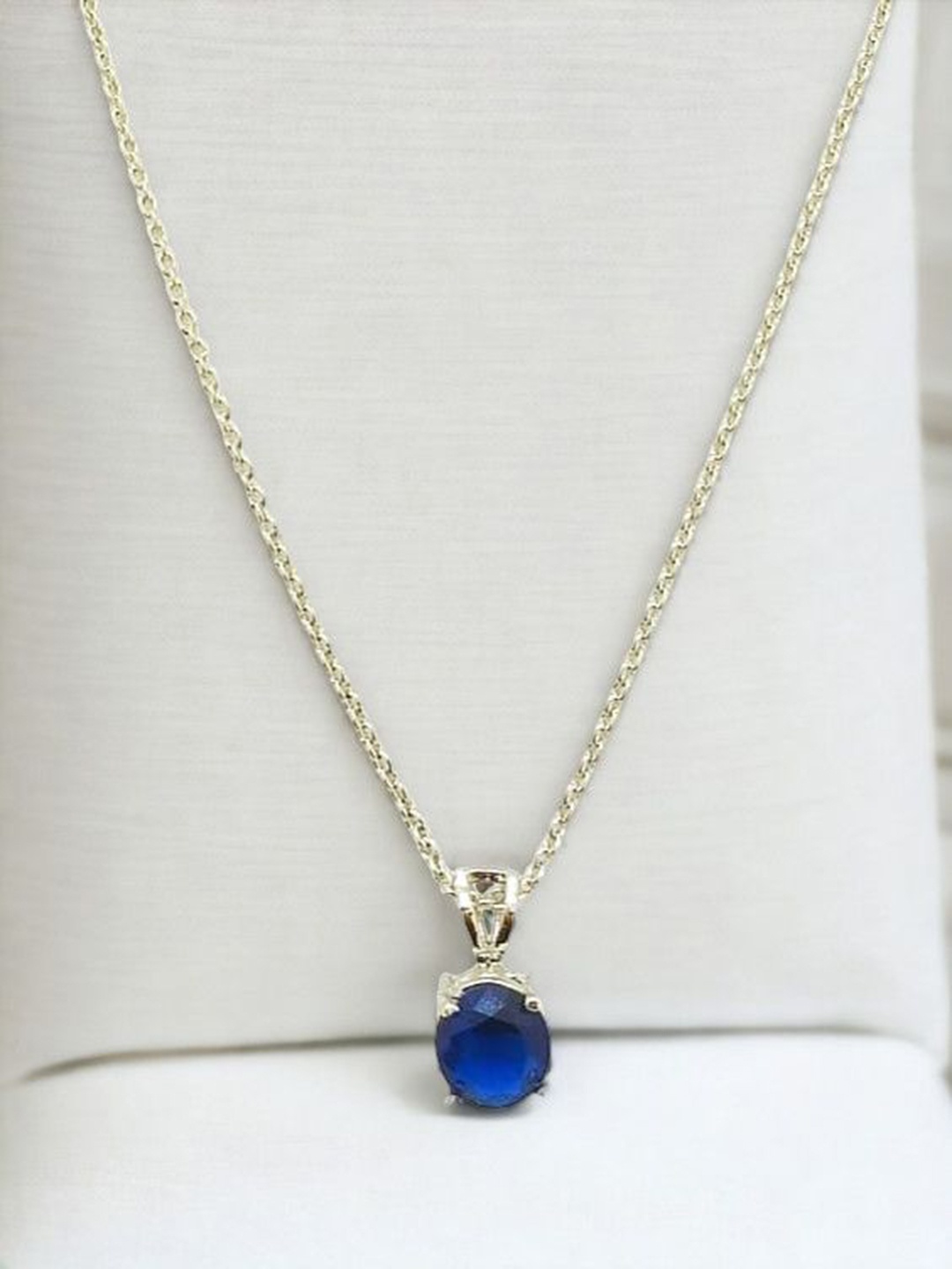 

FEMMIBELLA Silver-Plated Stone Studded Circular Pendants with Chain