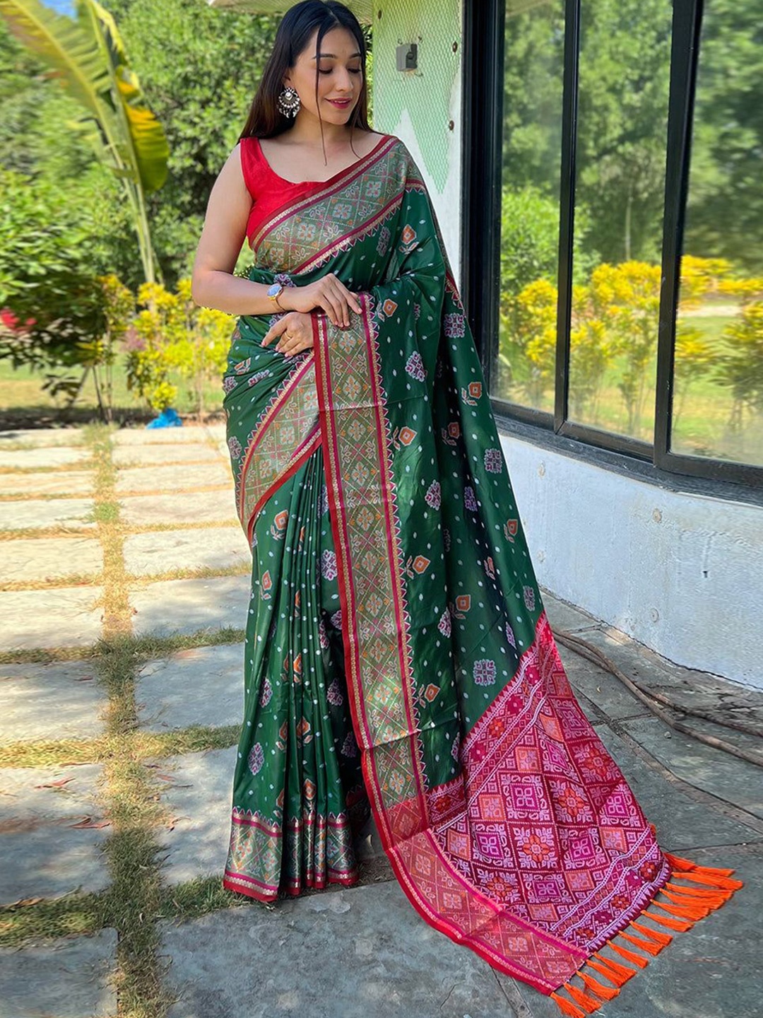 

Mitera Ethnic Motifs Zari Patola Saree, Green