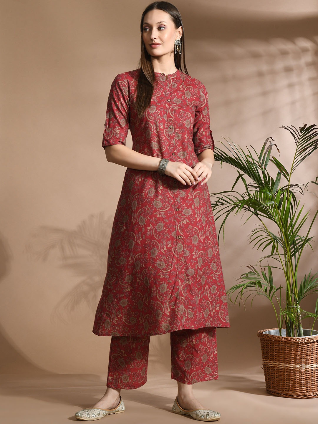 

AAYUMI Floral Printed Regular Pure Cotton Kurta with Trouser, Maroon