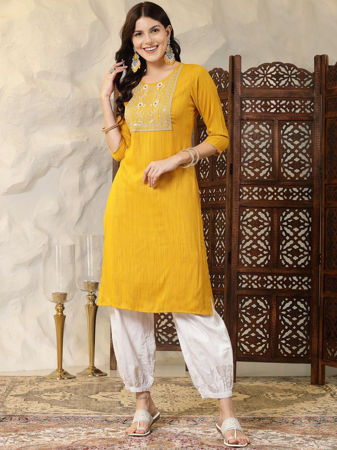 

Stylum Mustard Ethnic Motifs Embroidered Gotta Patti Straight Kurta