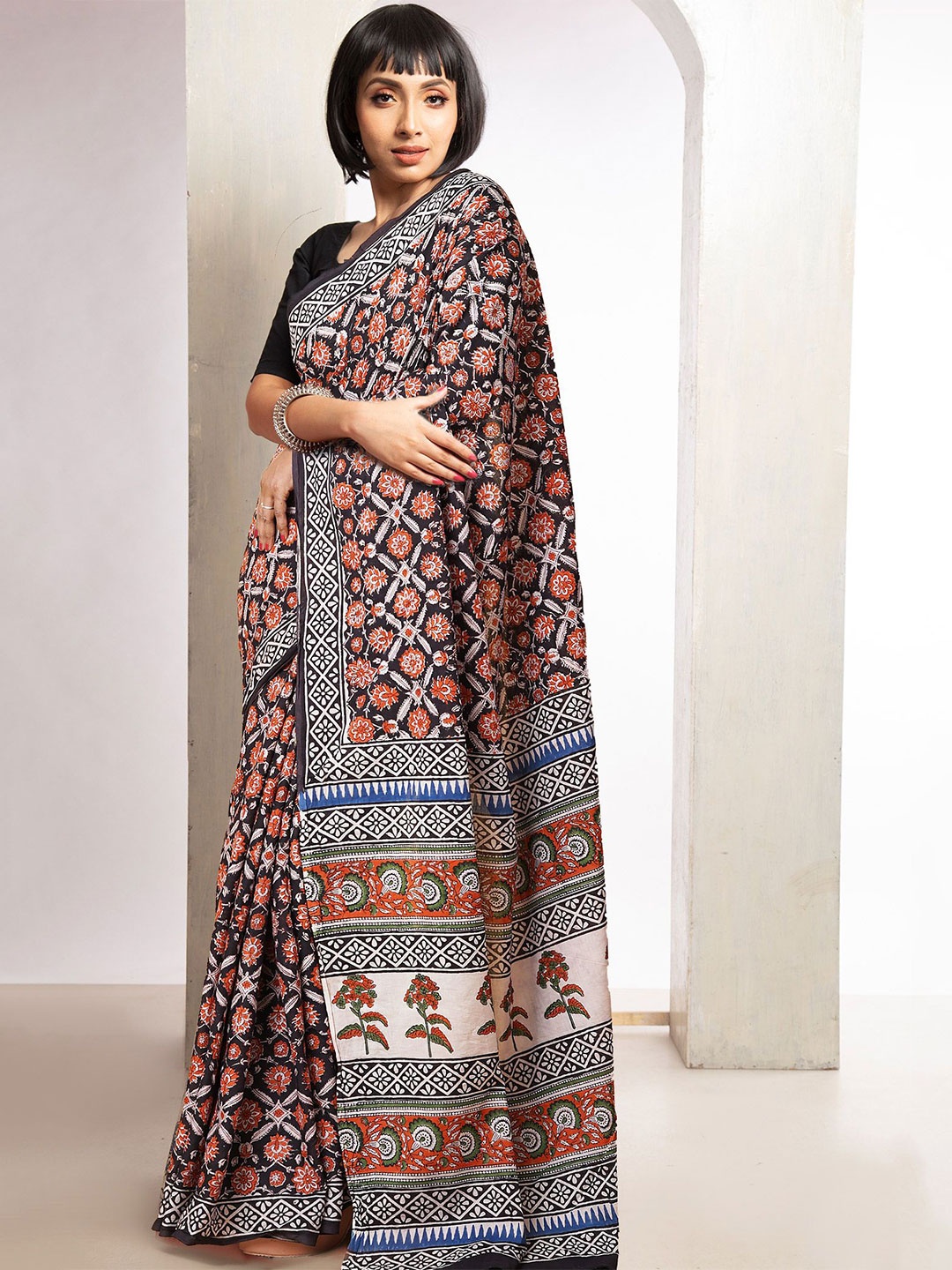 

Unnati Silks Ethnic Motifs Pure Cotton Handloom Bagru Saree, Black