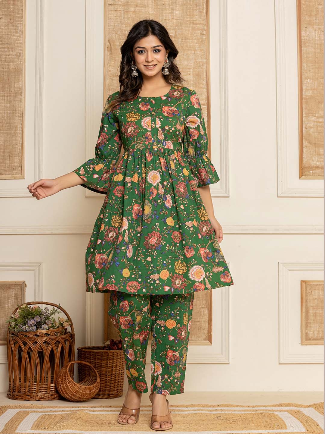 

Yufta Floral Printed Flared Sleeves Pure Cotton Pleated Maternity Kurta With Trousers, Green