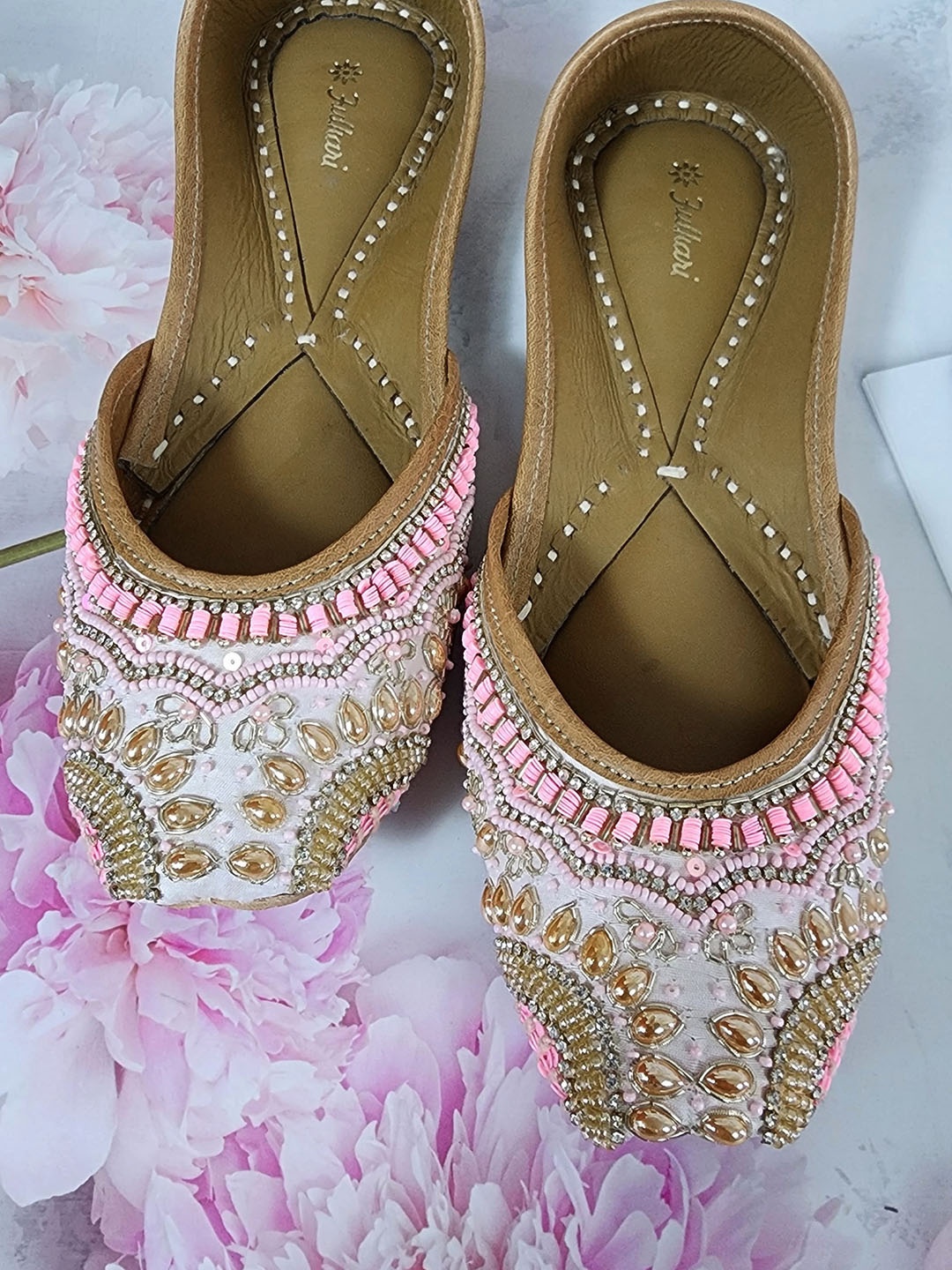 

Fulkari Embroidered Round Toe Leather Mojaris, Pink