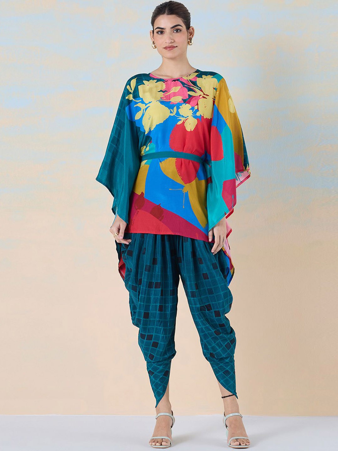 

navyasa by liva Abstract Printed Kafthan Tunic With Dhoti Pant, Green