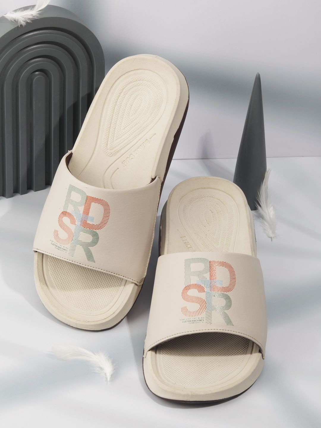 

The Roadster Lifestyle Co. Men Beige Printed Sliders