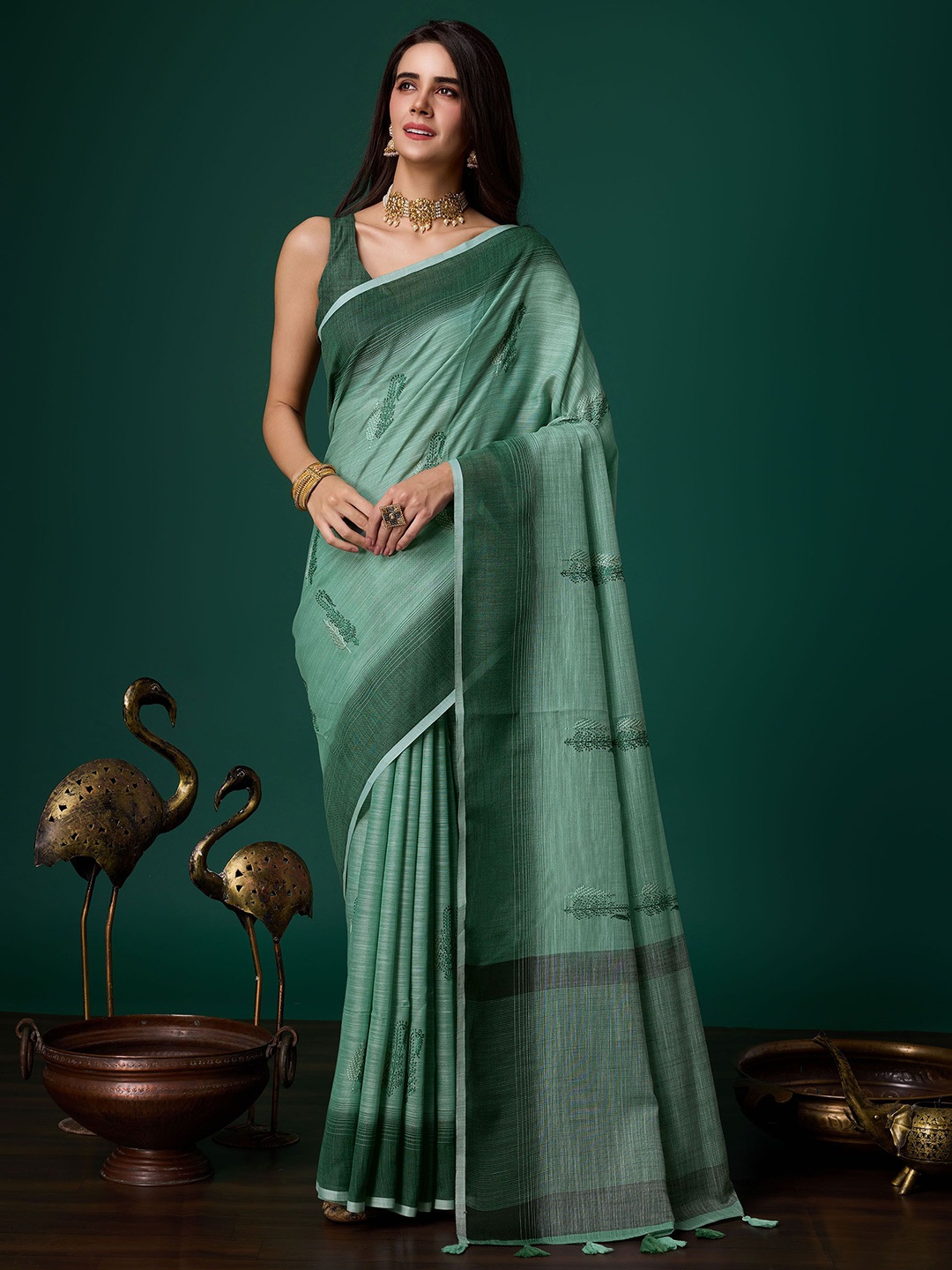 

Mitera Floral Embroidered Pure Linen Saree, Teal