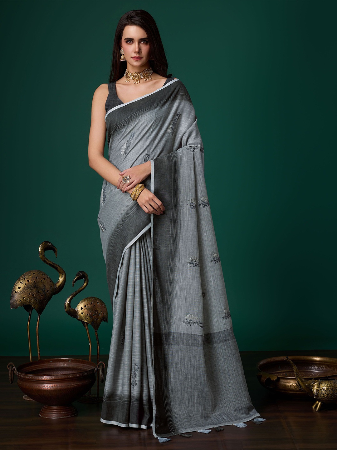 

Mitera Floral Embroidered Pure Linen Saree, Grey