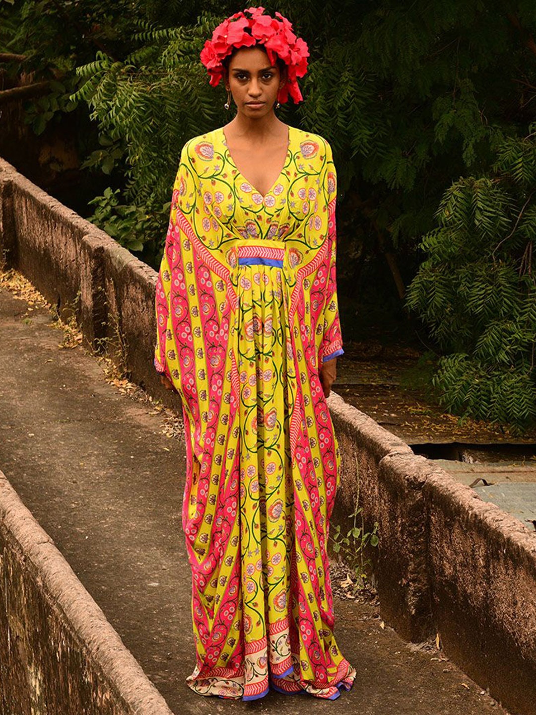 

SWATI VIJAIVARGIE Paisley Embroidered Mirror Work Anarkali Kurta, Yellow