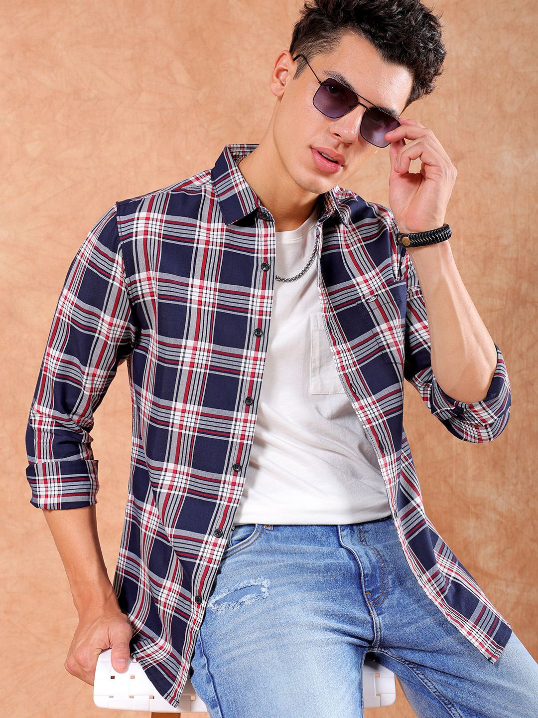 

The Indian Garage Co Men Slim Fit Tartan Checked Casual Shirt, Navy blue