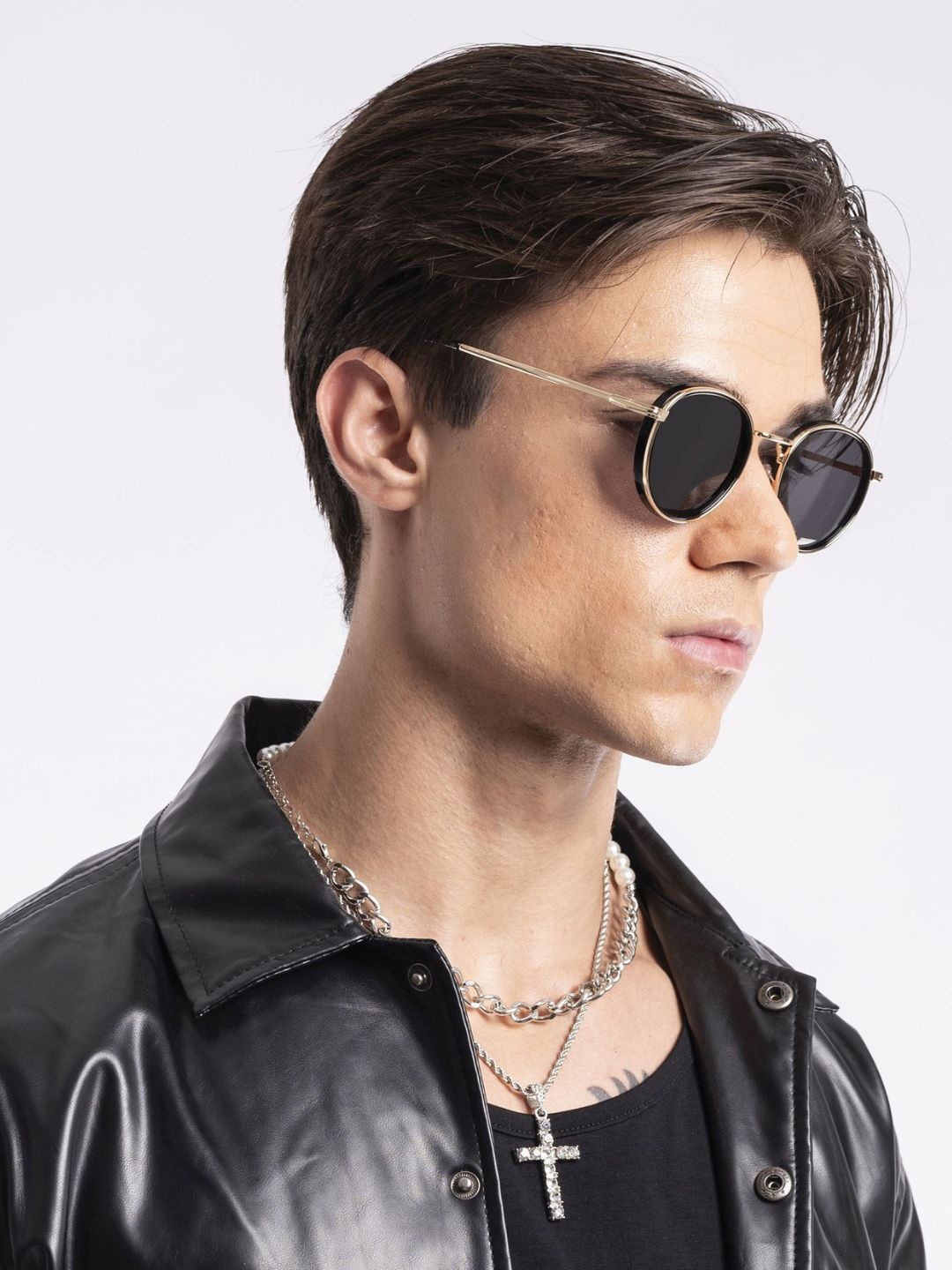 

Voyage Unisex Round Sunglasses with Polarised and UV Protected Lens 3040PMG3981Z, Black