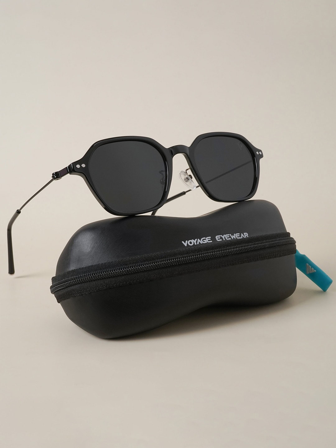 

Voyage Unisex Oval Sunglasses with UV Protected Lens 86573MG3888Z, Black