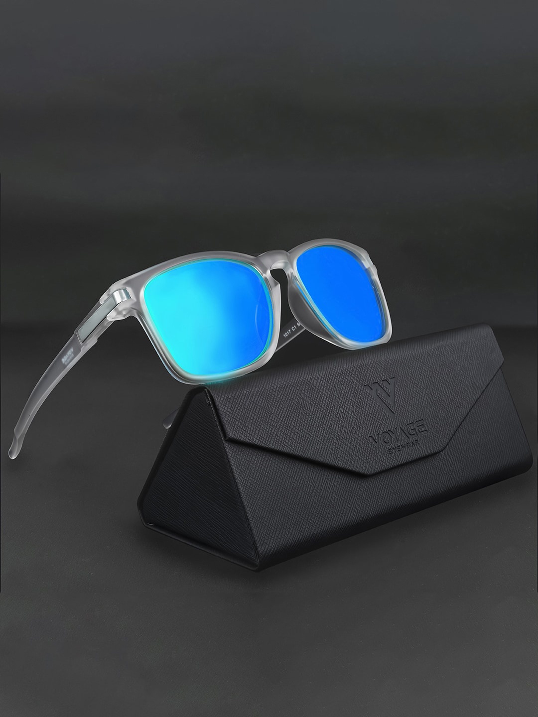 

Voyage Unisex Wayfarer Sunglasses with Polarised and UV Protected Lens 1017PMG3973Z, Blue