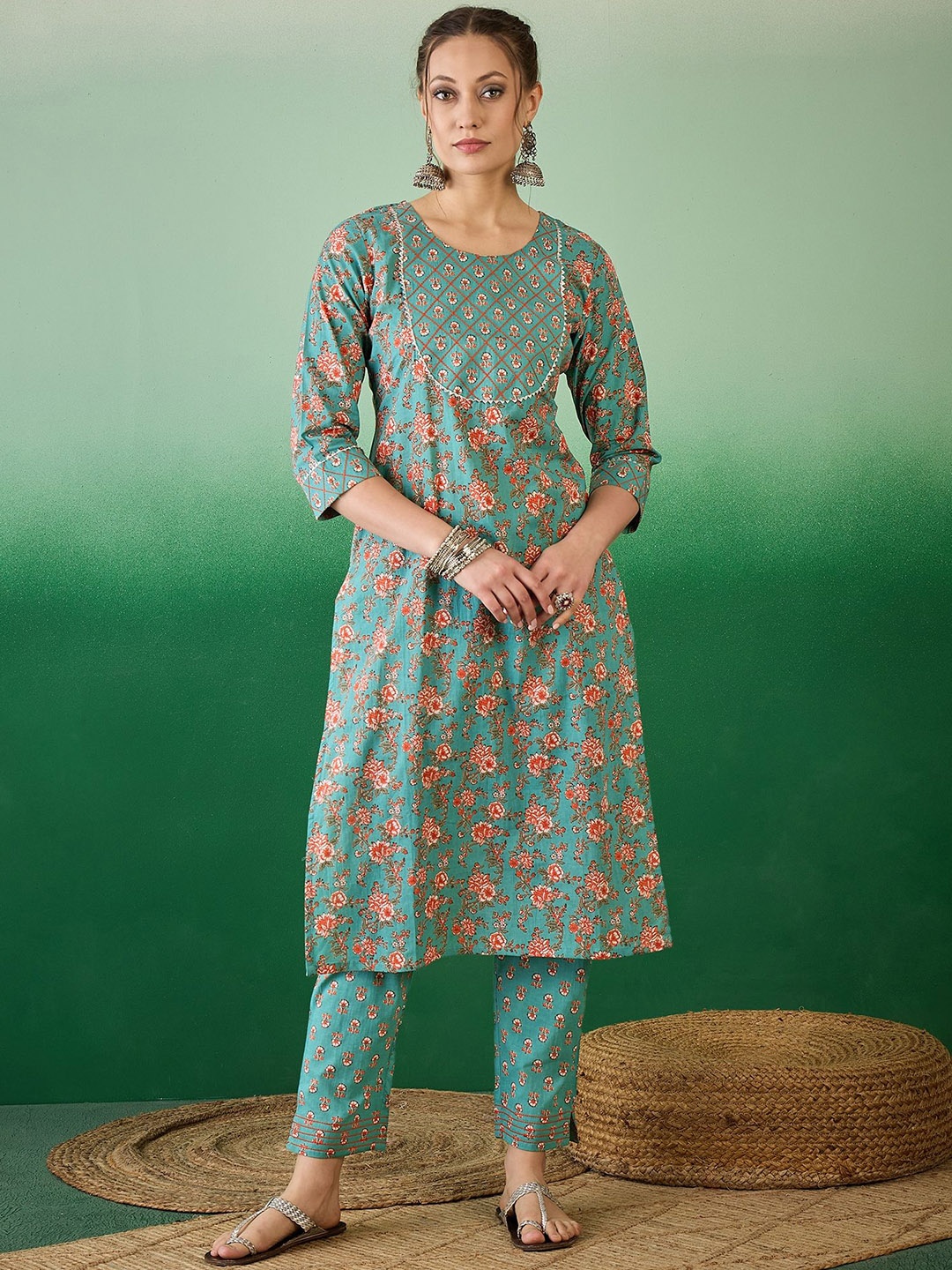 

KAVINDI Floral Printed Regular Pure Cotton Straight Kurta with Trousers, Turquoise blue