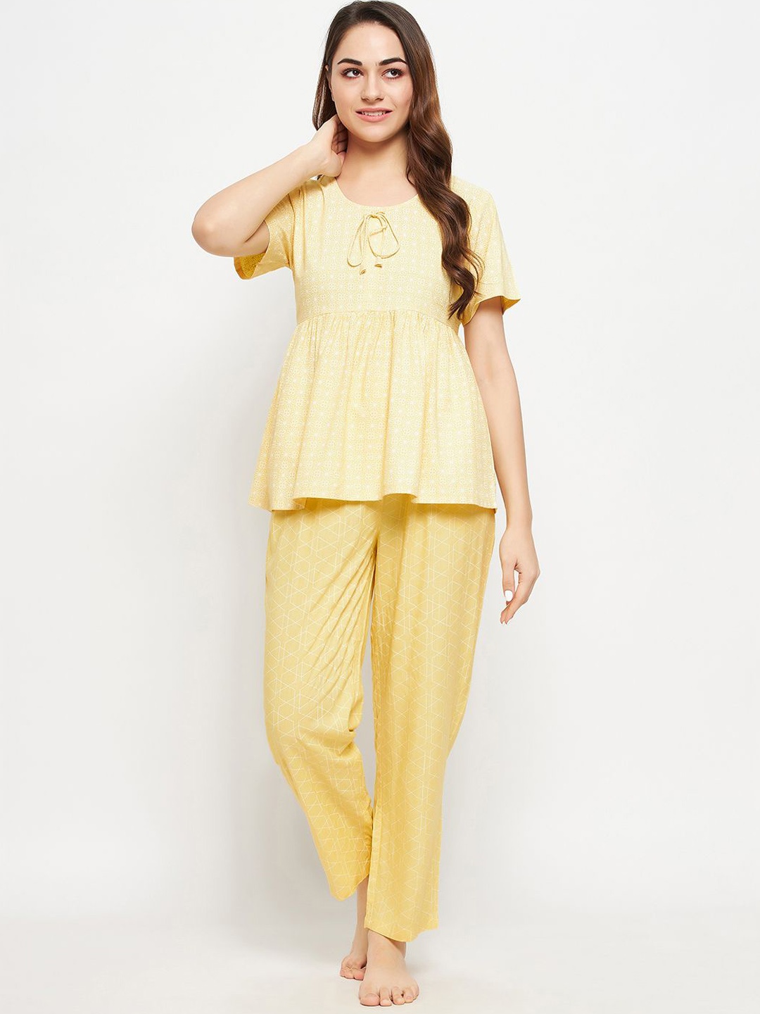 

Clovia Floral Printed Pure Cotton Night suit, Yellow