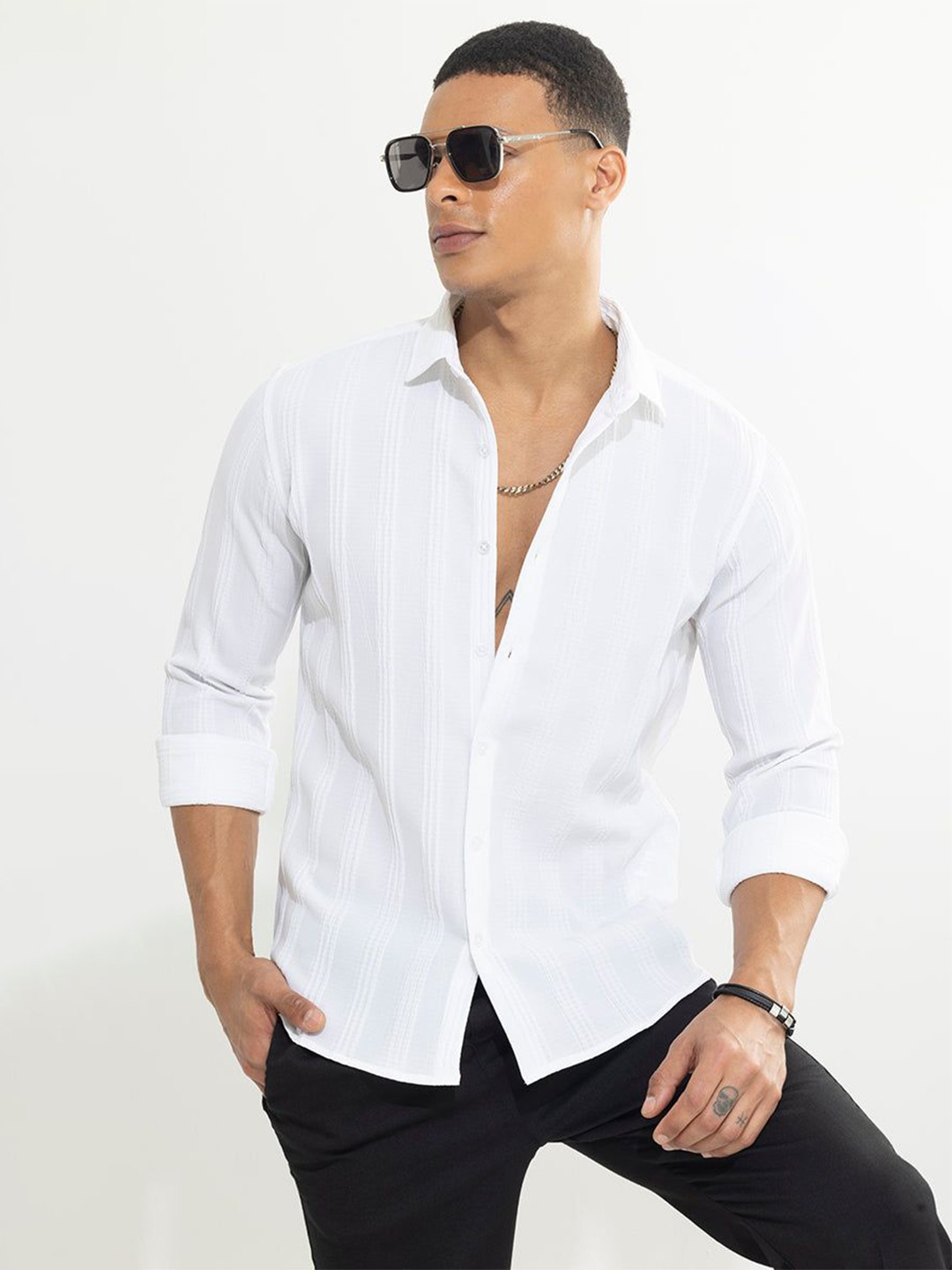 

Snitch White Classic Slim Fit Self Design Textured Spread Collar Casual Shirt